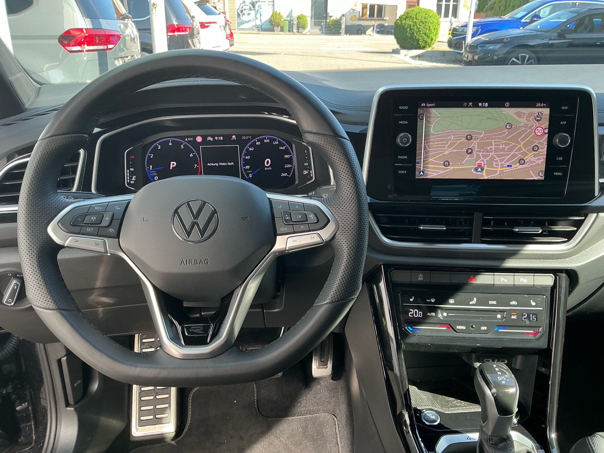 VW T-Roc R-LINE 4MOTION *** PANORAMAGLASDACH & ANHÄNGEKUPPLUNG ***-image-9
