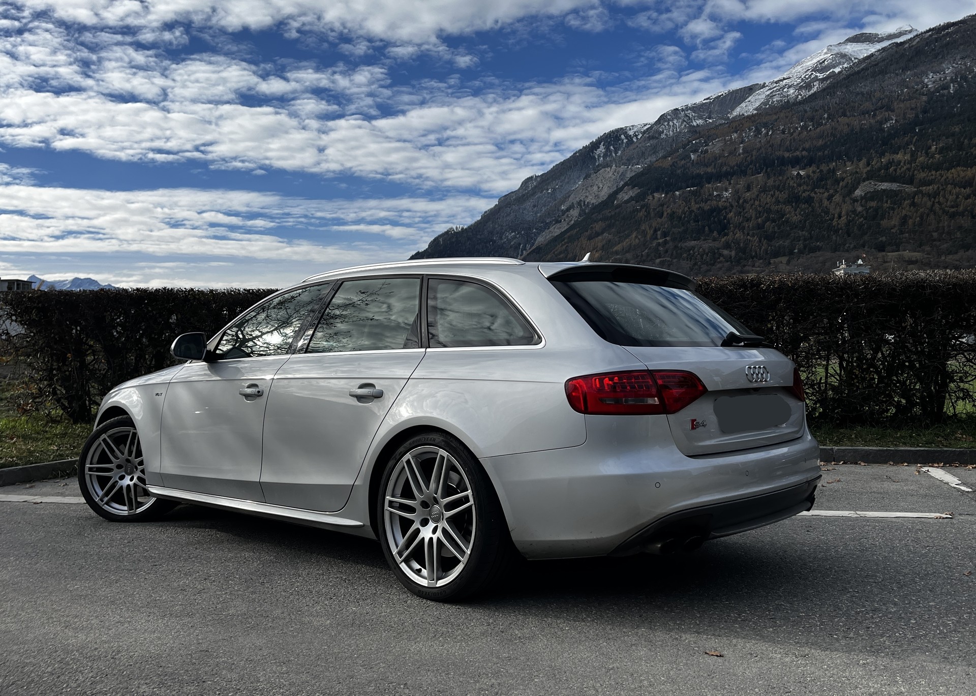 AUDI 3.0 V6 TFSI quattro-image-2