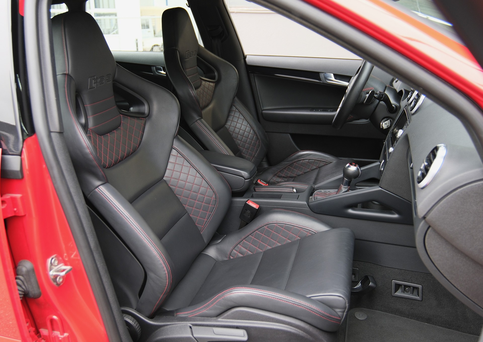 AUDI RS3 Sportback 2.5 TFSI quattro S-tronic-image-14