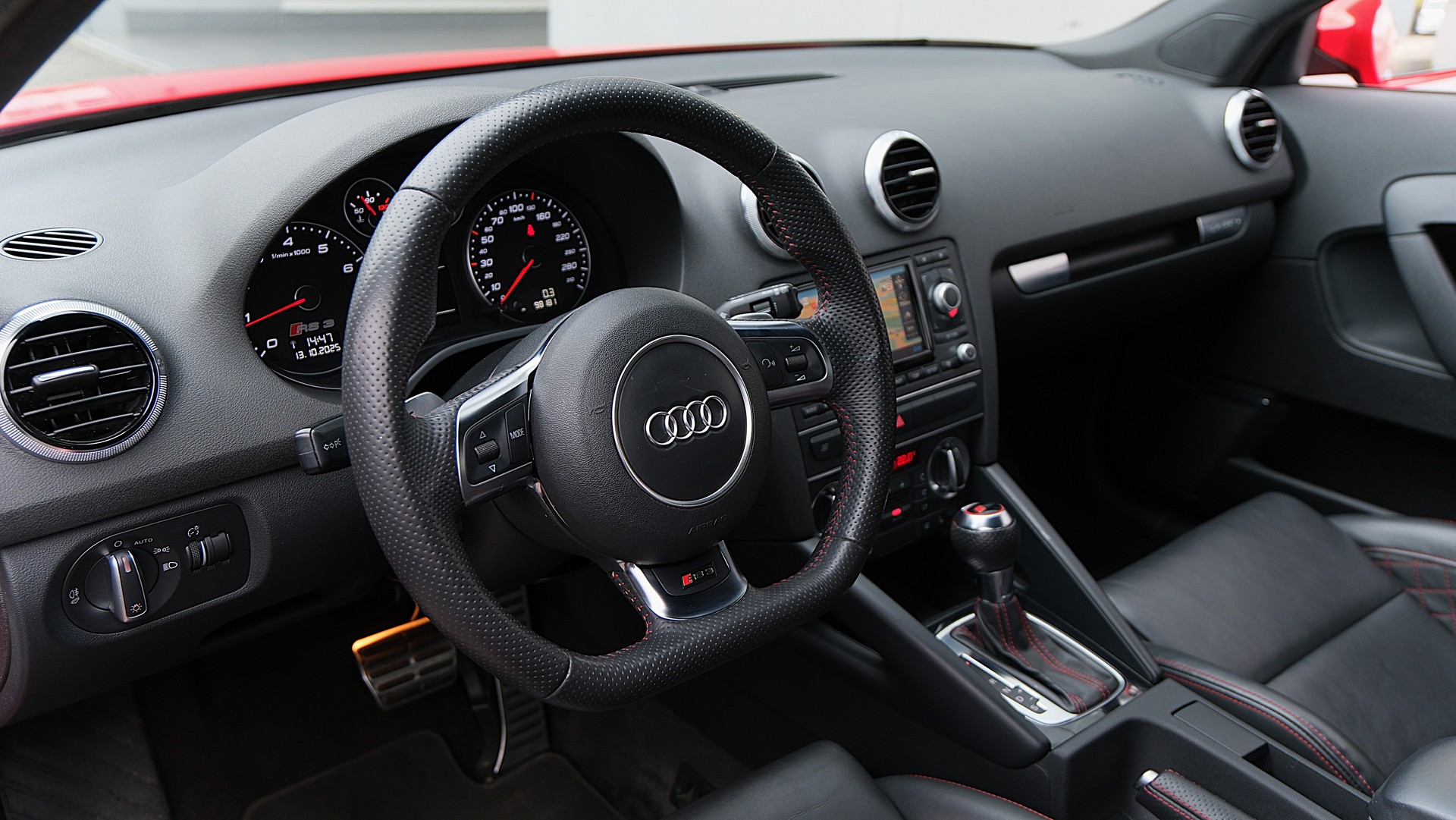 AUDI RS3 Sportback 2.5 TFSI quattro S-tronic-image-20