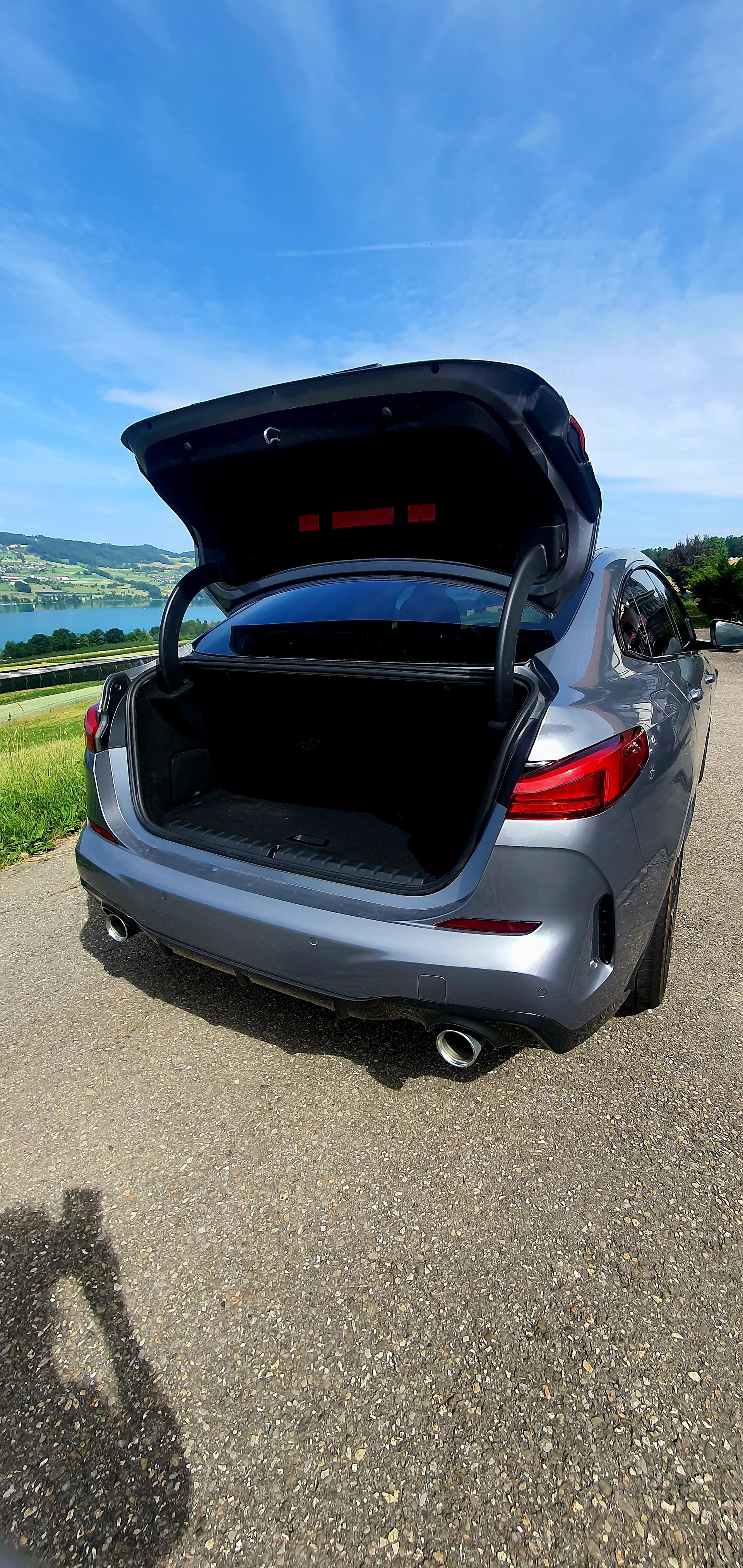 BMW 220i xDrive-image-4