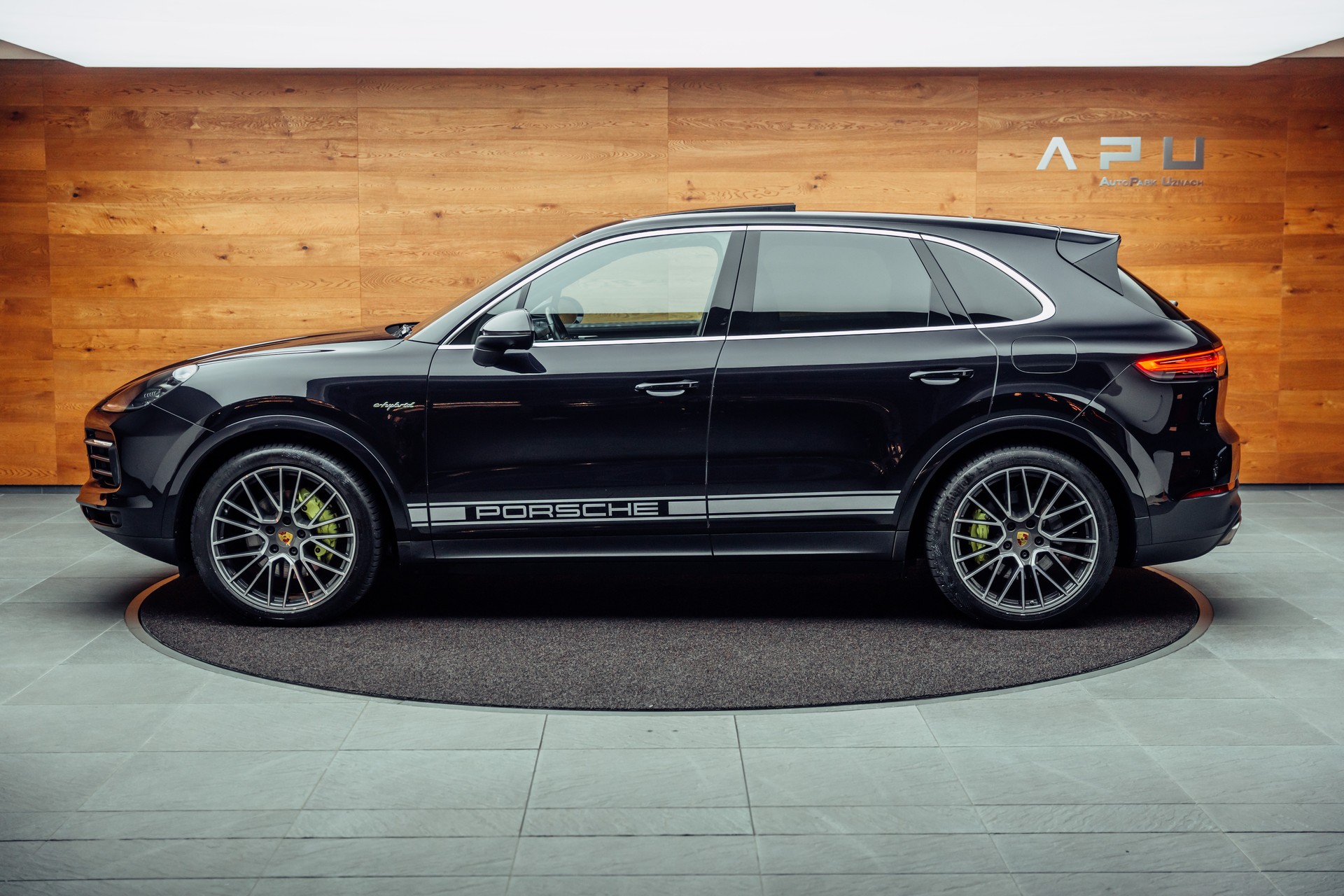PORSCHE Cayenne E-Hybrid-image-9