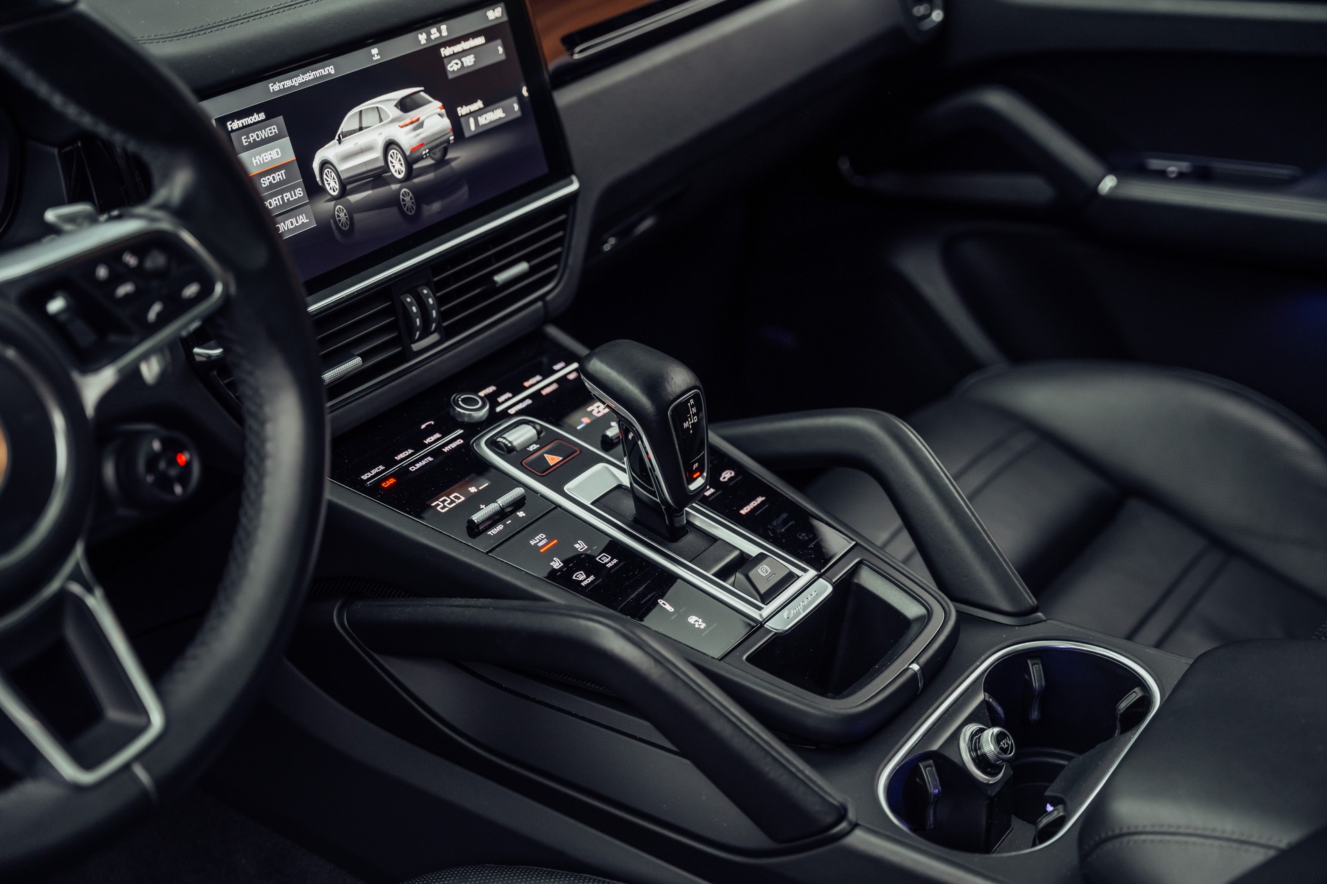 PORSCHE Cayenne E-Hybrid-image-13