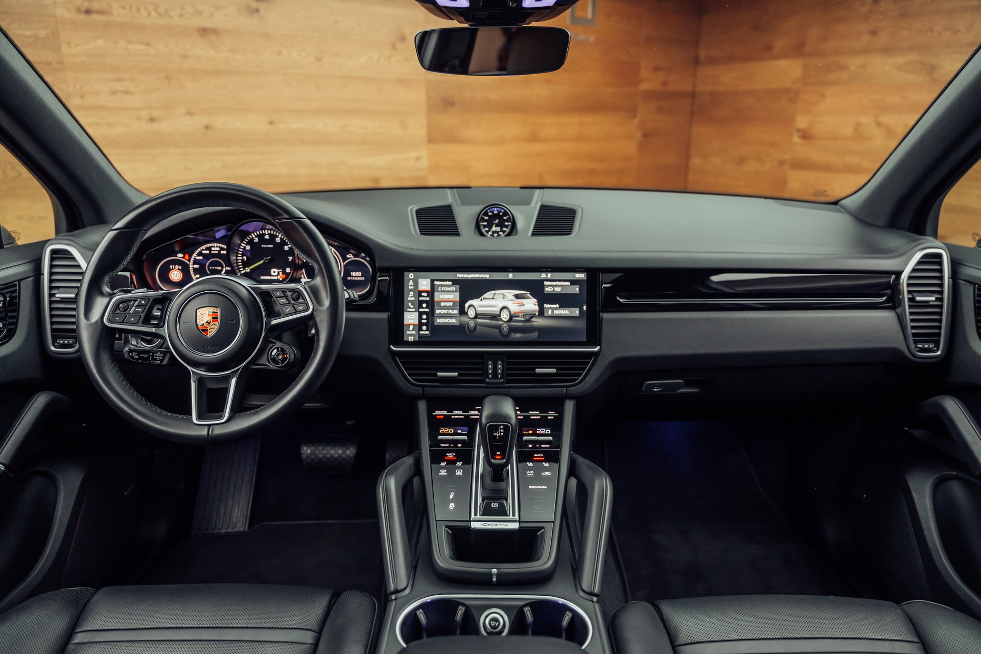 PORSCHE Cayenne E-Hybrid-image-4