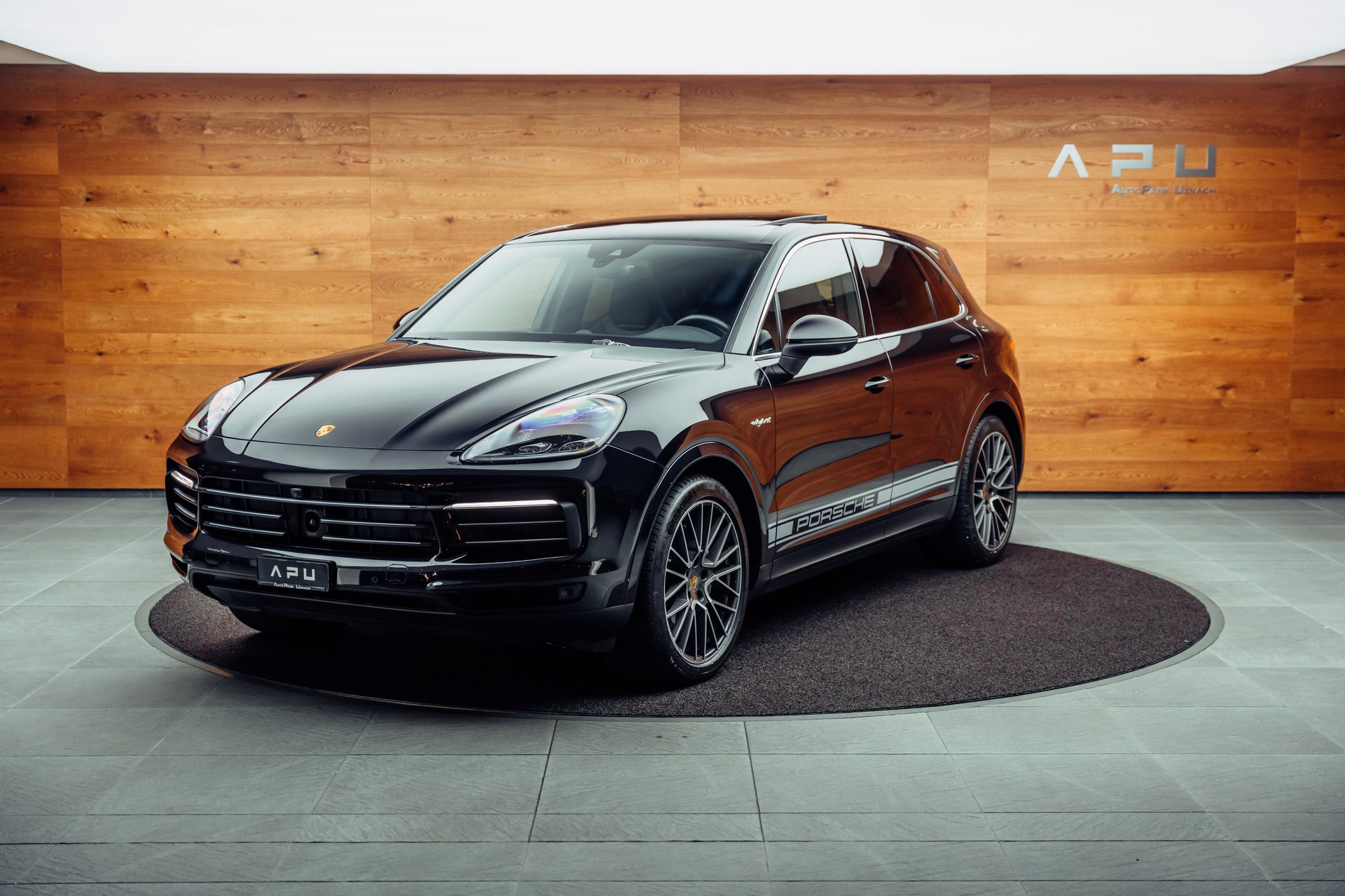 PORSCHE Cayenne E-Hybrid-image-3