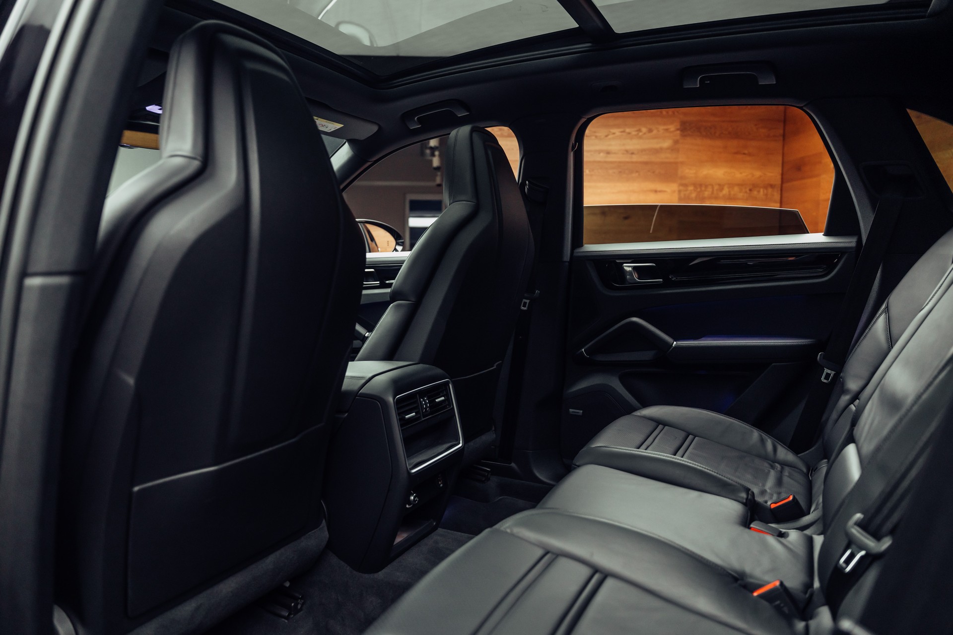PORSCHE Cayenne E-Hybrid-image-7