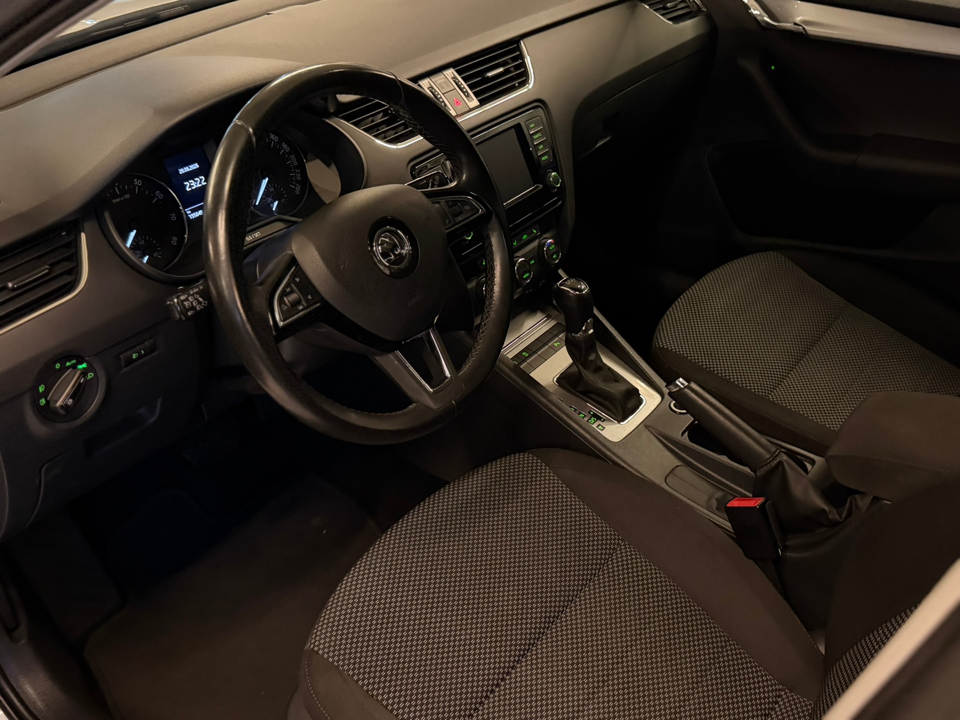 SKODA Octavia Combi 1.4 TSI G-tec Ambition CNG DSG-image-8