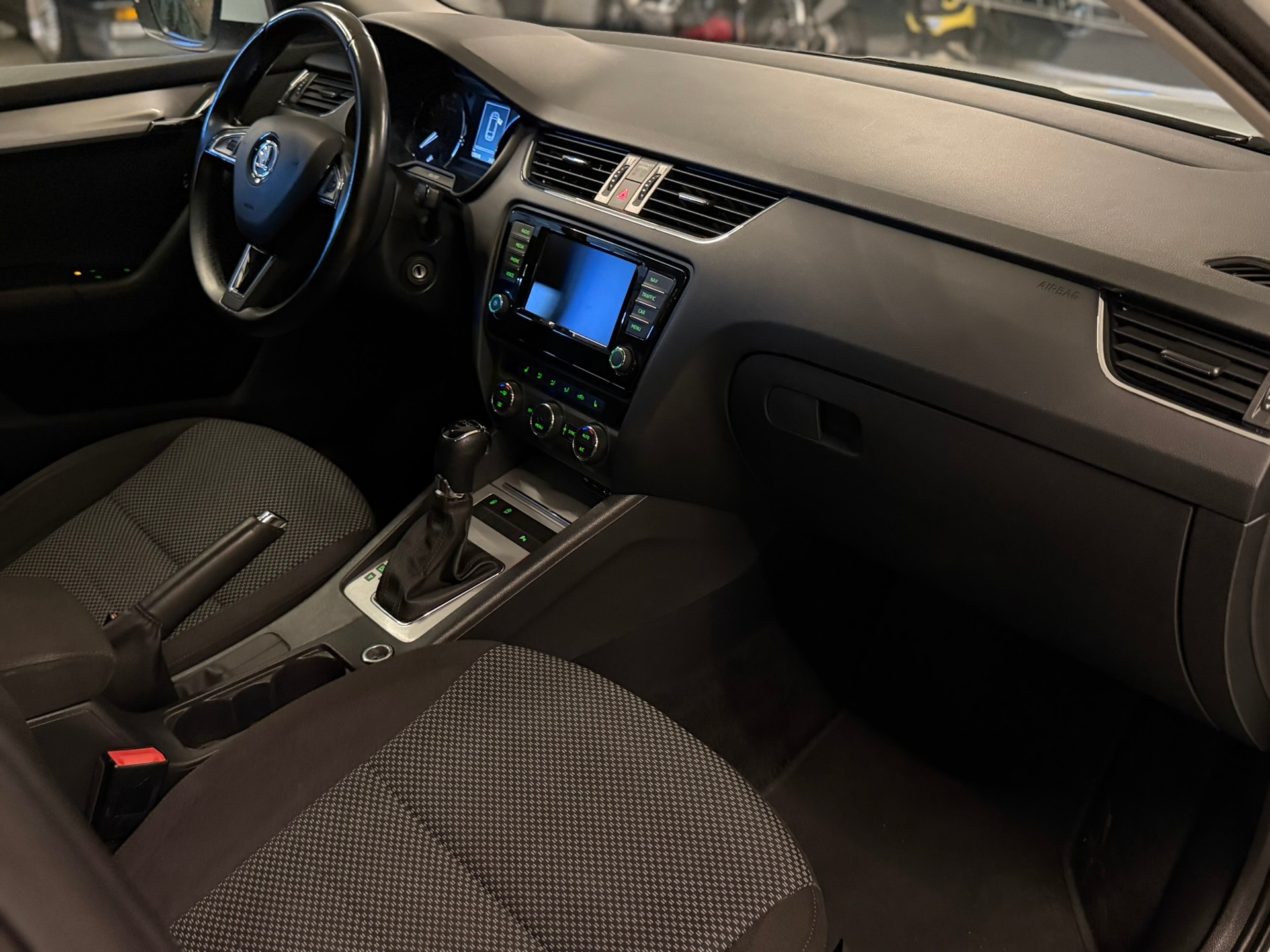 SKODA Octavia Combi 1.4 TSI G-tec Ambition CNG DSG-image-10