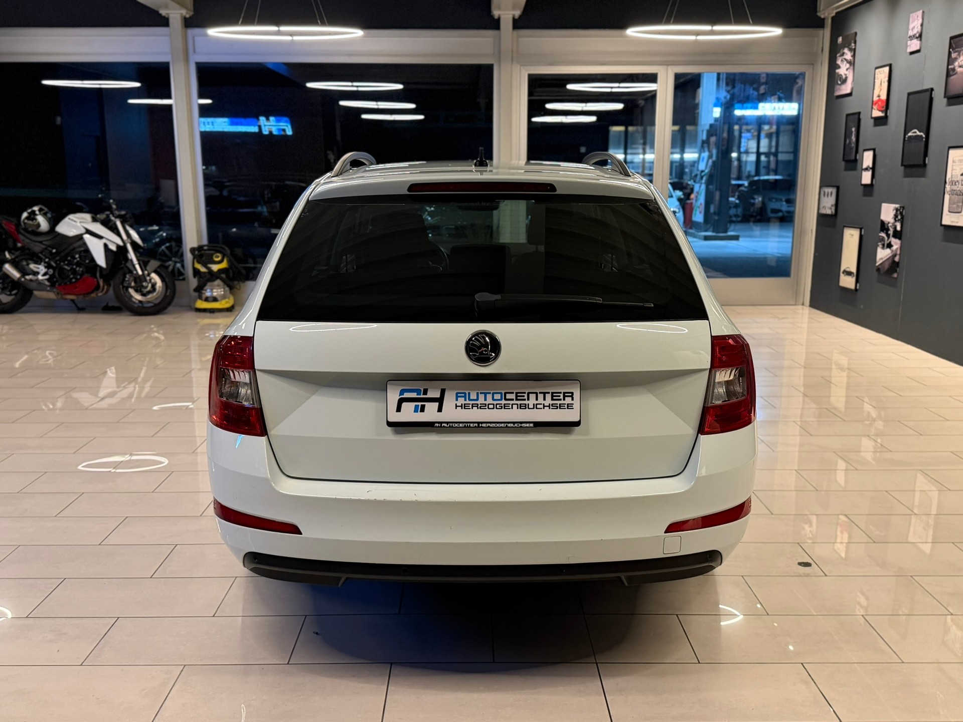 SKODA Octavia Combi 1.4 TSI G-tec Ambition CNG DSG-image-5