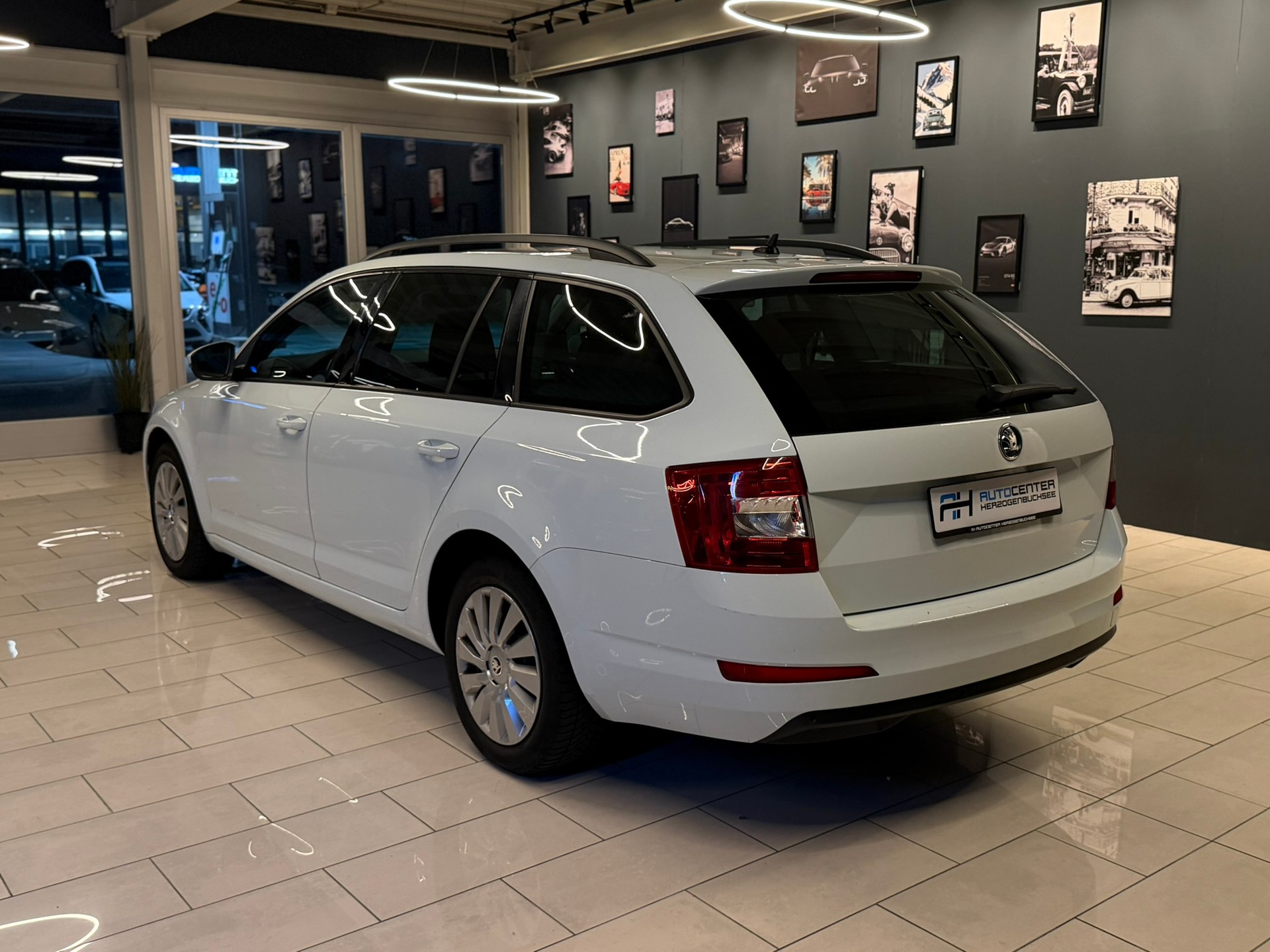 SKODA Octavia Combi 1.4 TSI G-tec Ambition CNG DSG-image-4