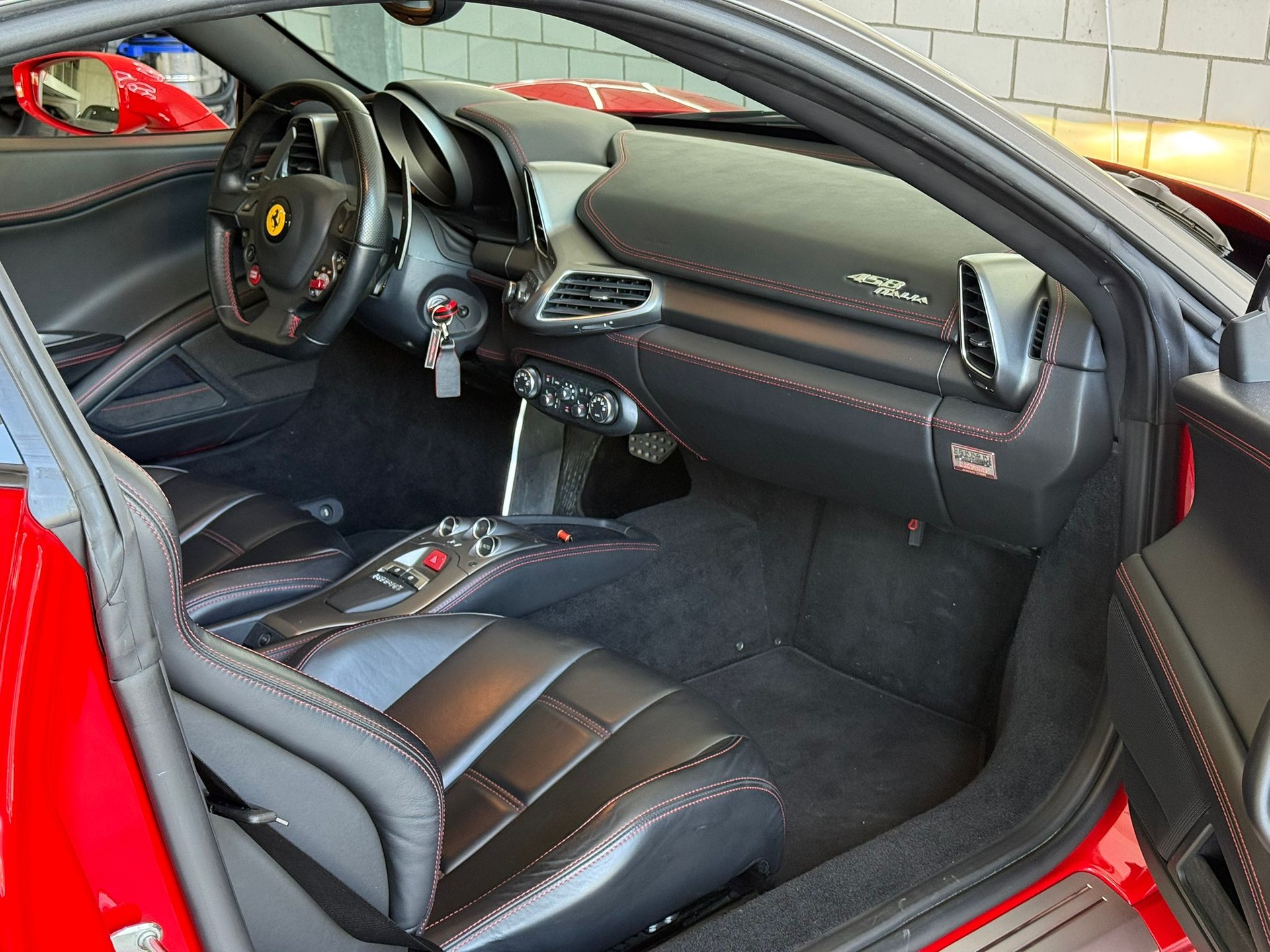 FERRARI 458 Italia 4.5 V8-image-7