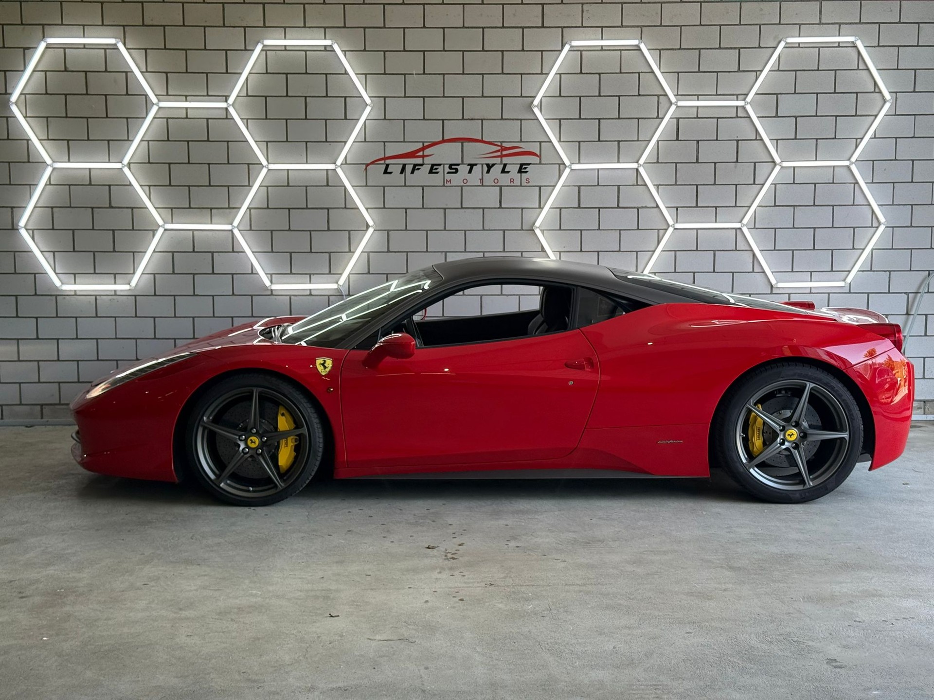 FERRARI 458 Italia 4.5 V8-image-1
