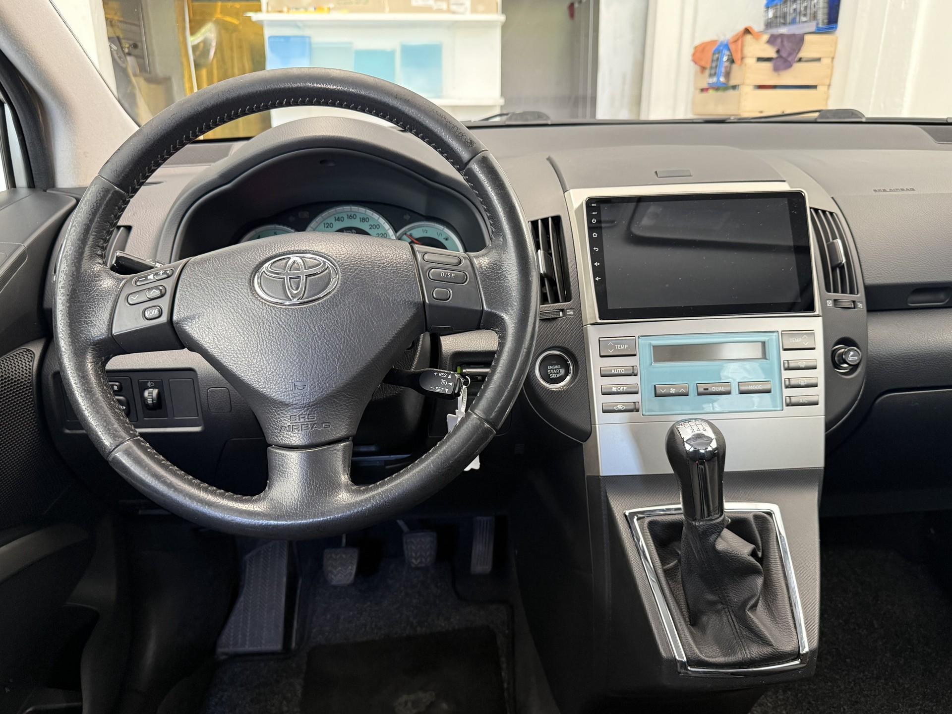 TOYOTA Corolla Verso 2.2 D-4D Linea Sol 7 Plätzer-image-9