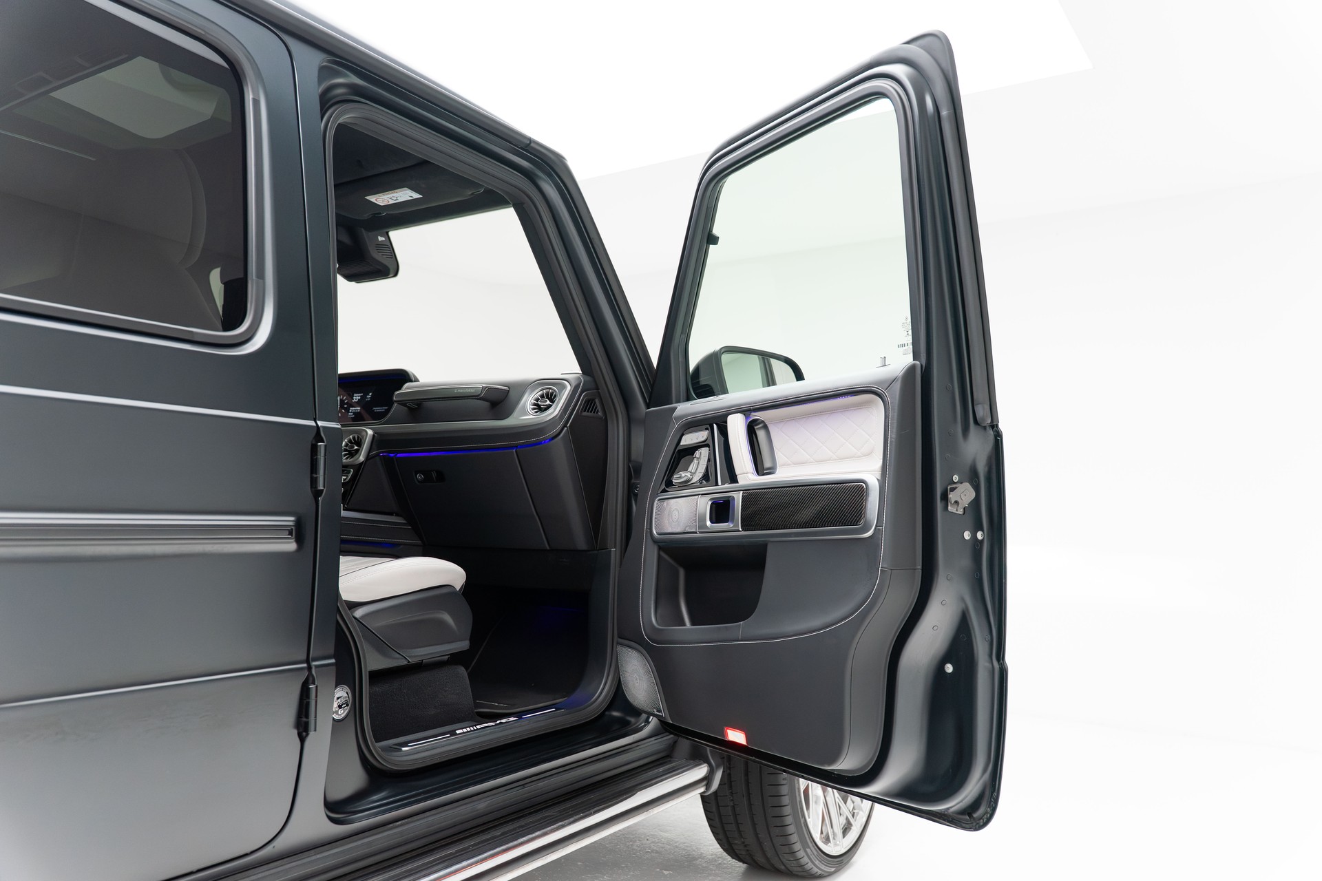 MERCEDES-BENZ G 63 AMG Speedshift Plus G-Tronic - CT Carbon-image-26