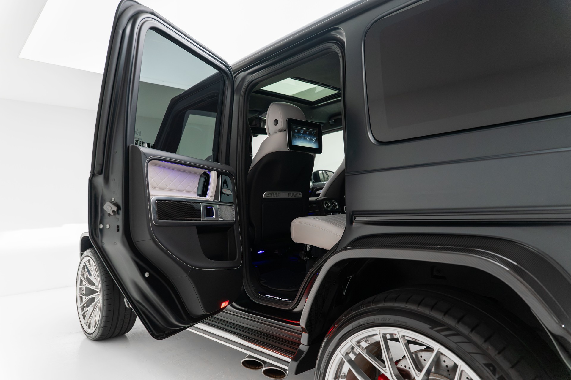 MERCEDES-BENZ G 63 AMG Speedshift Plus G-Tronic - CT Carbon-image-23
