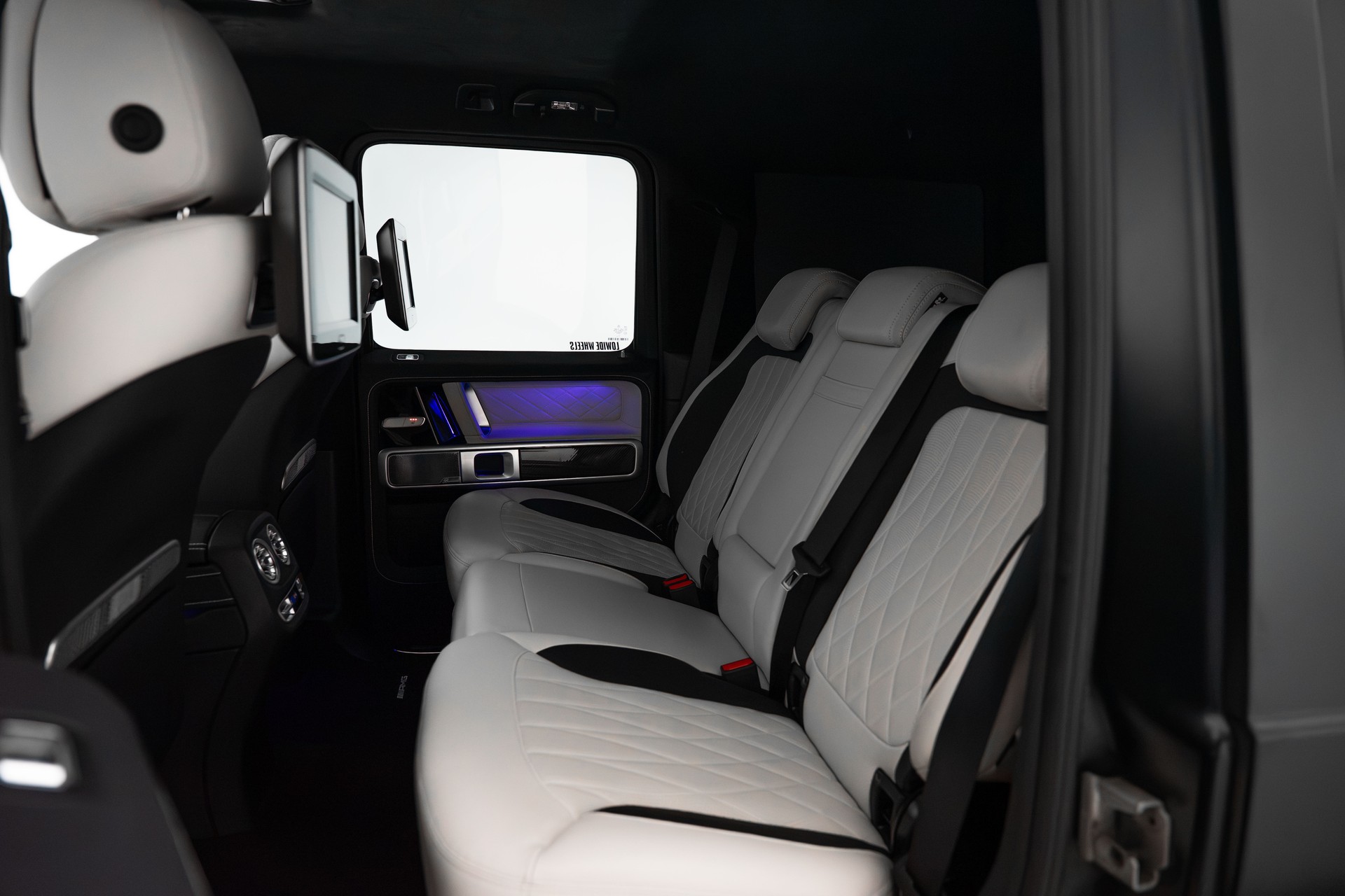 MERCEDES-BENZ G 63 AMG Speedshift Plus G-Tronic - CT Carbon-image-24