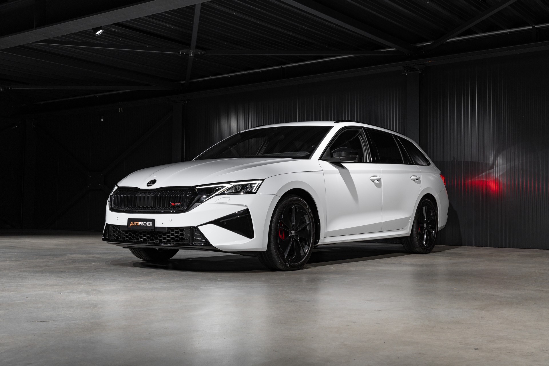 SKODA Octavia Combi 2.0 TSI DSG RS-image-4