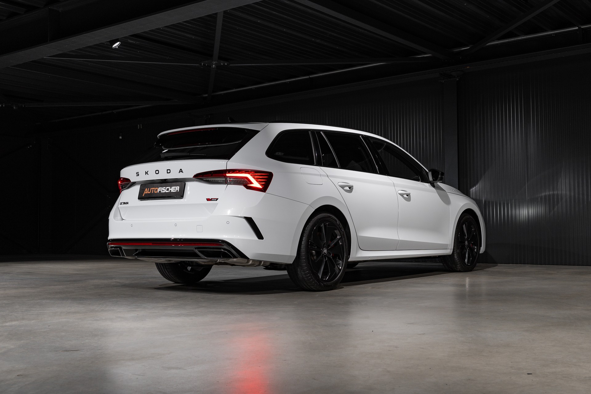 SKODA Octavia Combi 2.0 TSI DSG RS-image-7