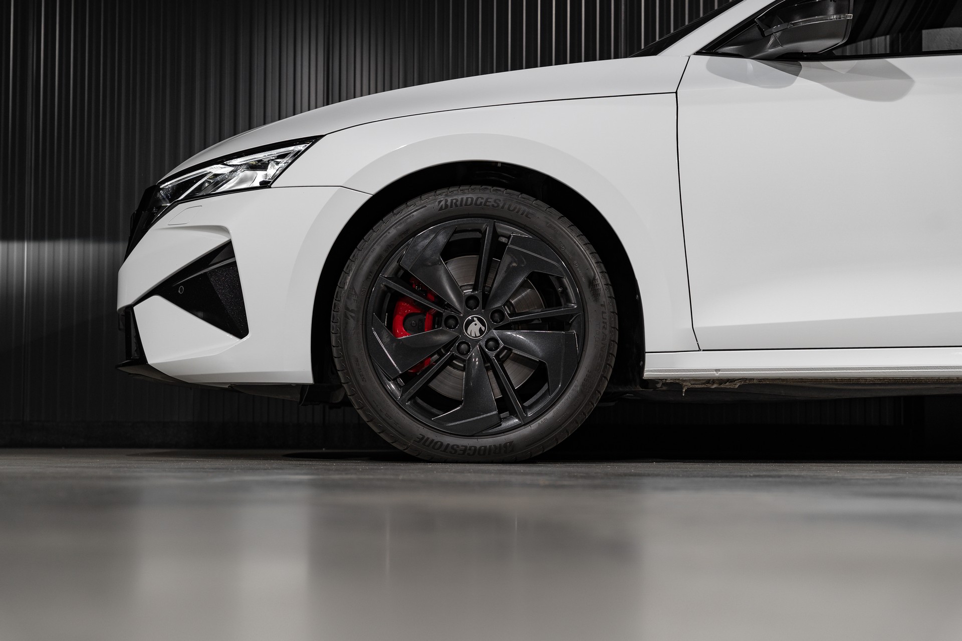 SKODA Octavia Combi 2.0 TSI DSG RS-image-25