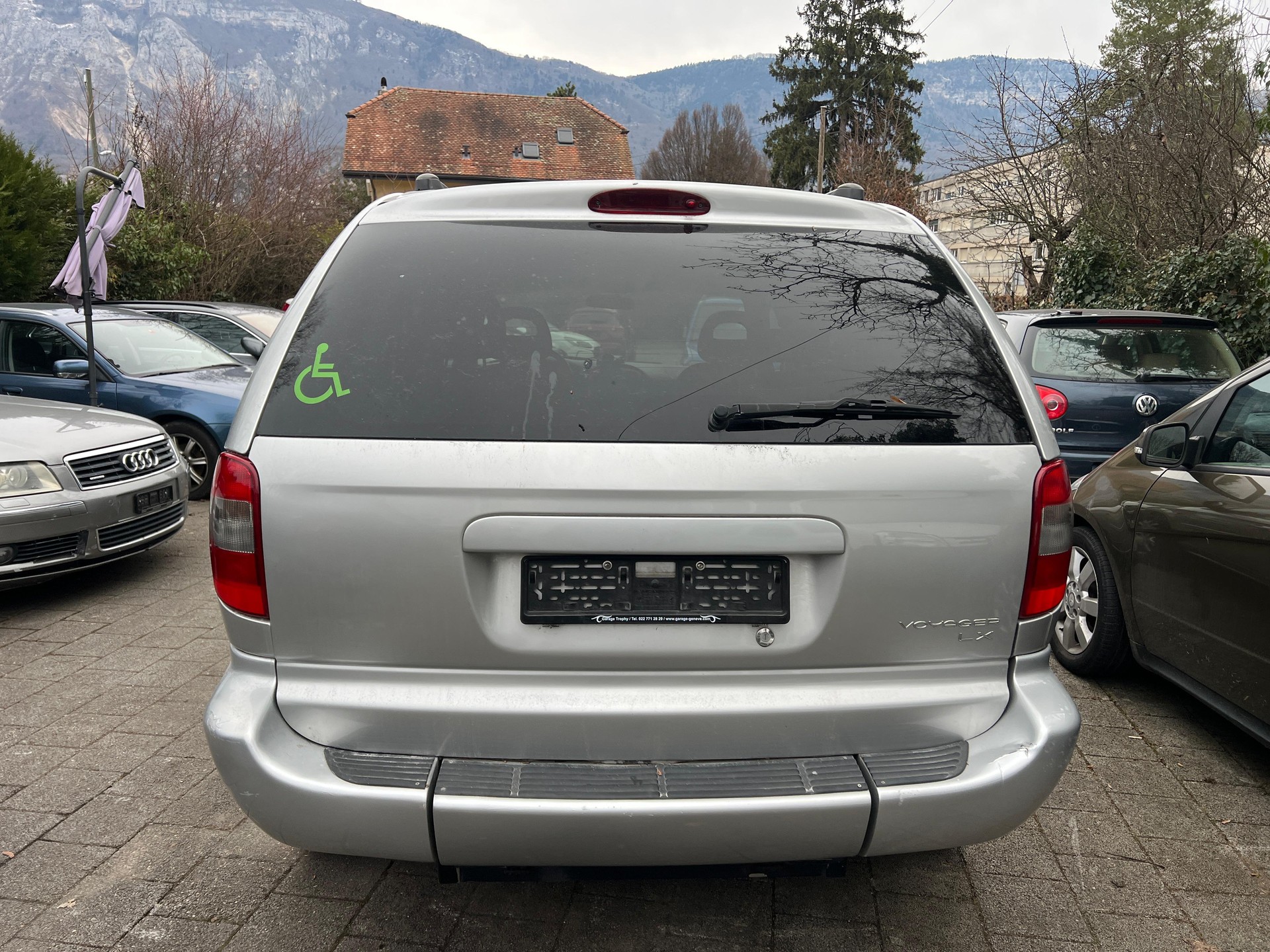 CHRYSLER Voyager 3.3 LX Automatic-image-3