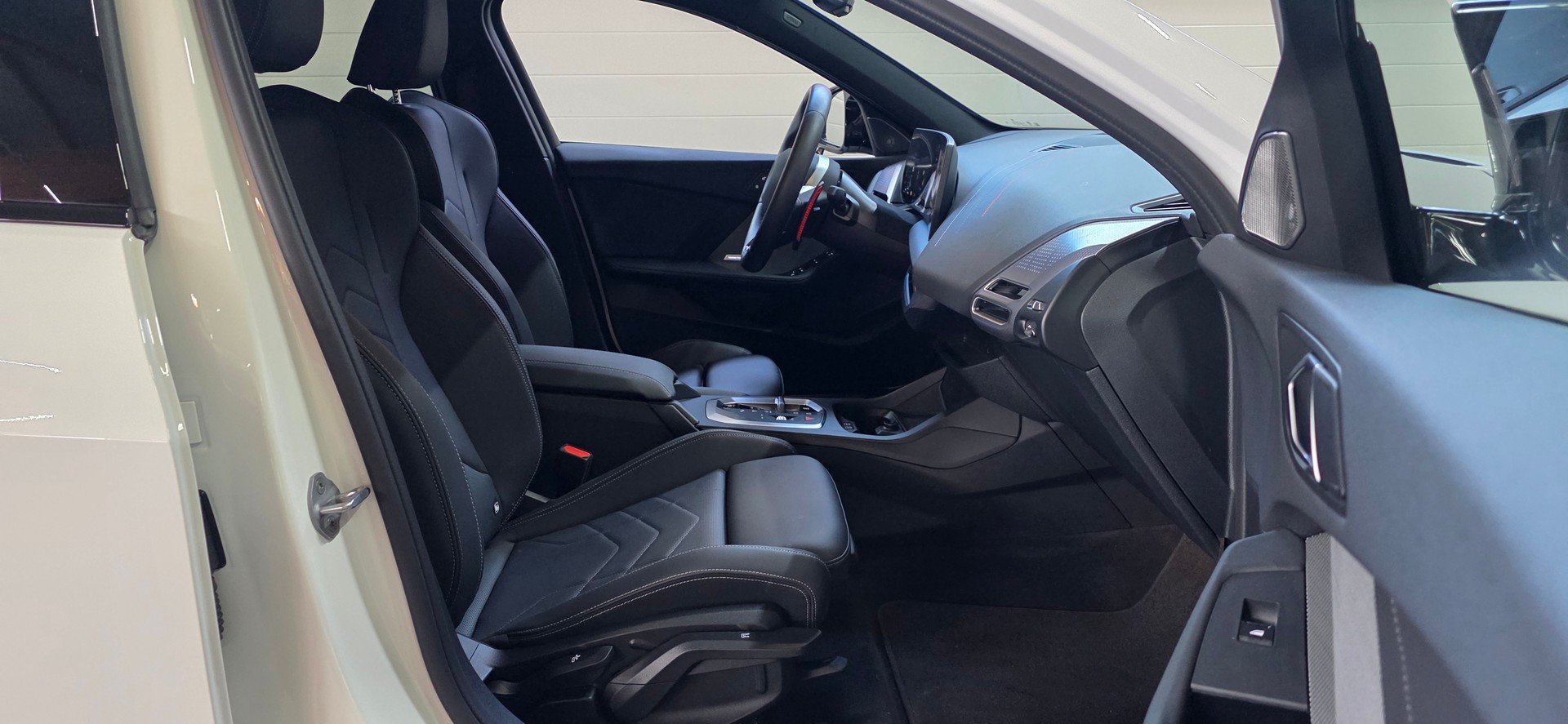 BMW M135 xDrive *Harman/Kardon*Voll-Leder*Rückfahrkamera*Sitzheizung*-image-24