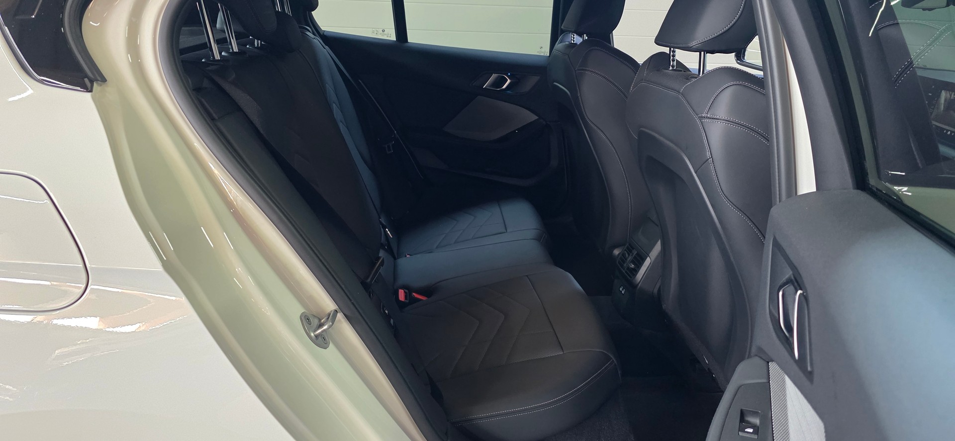 BMW M135 xDrive *Harman/Kardon*Voll-Leder*Rückfahrkamera*Sitzheizung*-image-26