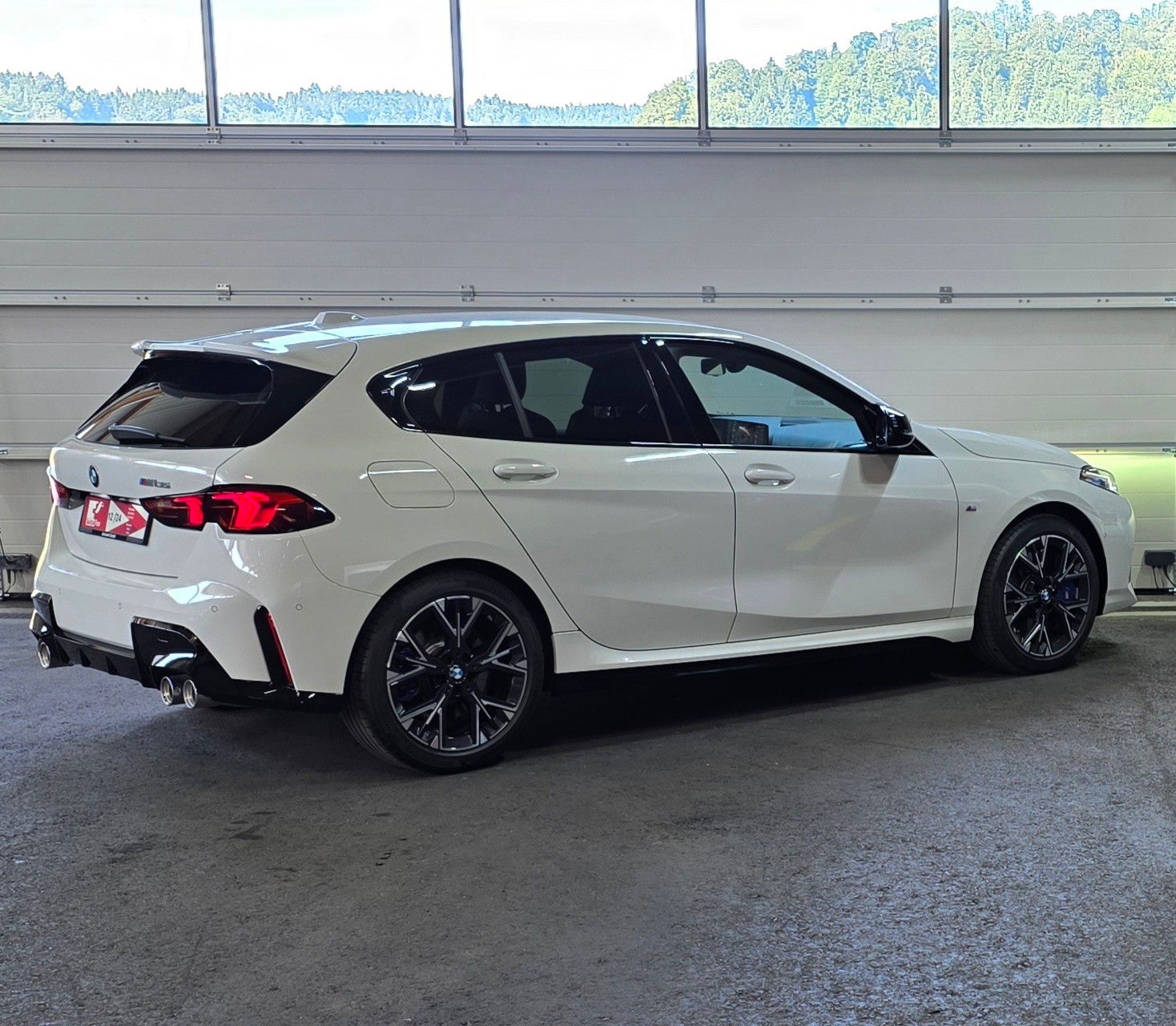 BMW M135 xDrive *Harman/Kardon*Voll-Leder*Rückfahrkamera*Sitzheizung*-image-4