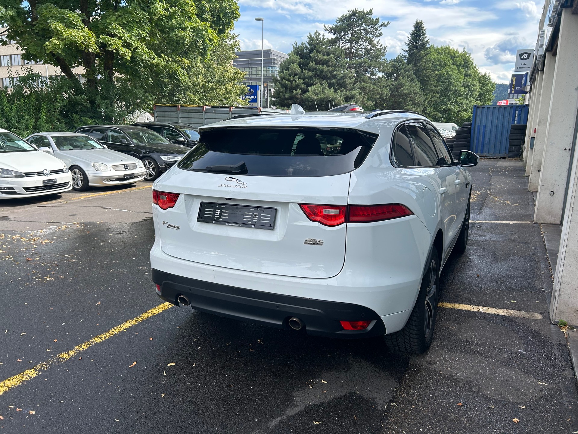 JAGUAR F-Pace 25t 2.0 R-Sport AWD Automatik-image-2