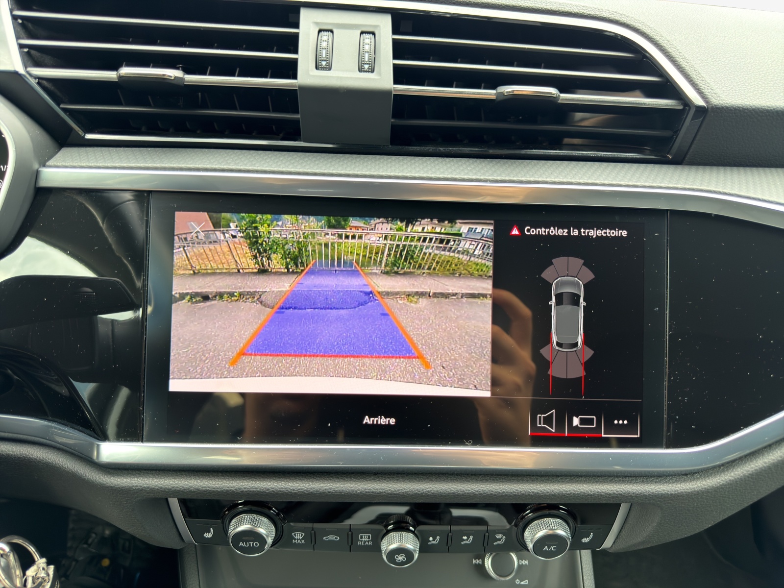 AUDI Q3 Sportback 35 TFSI Attraction S-tronic-image-15