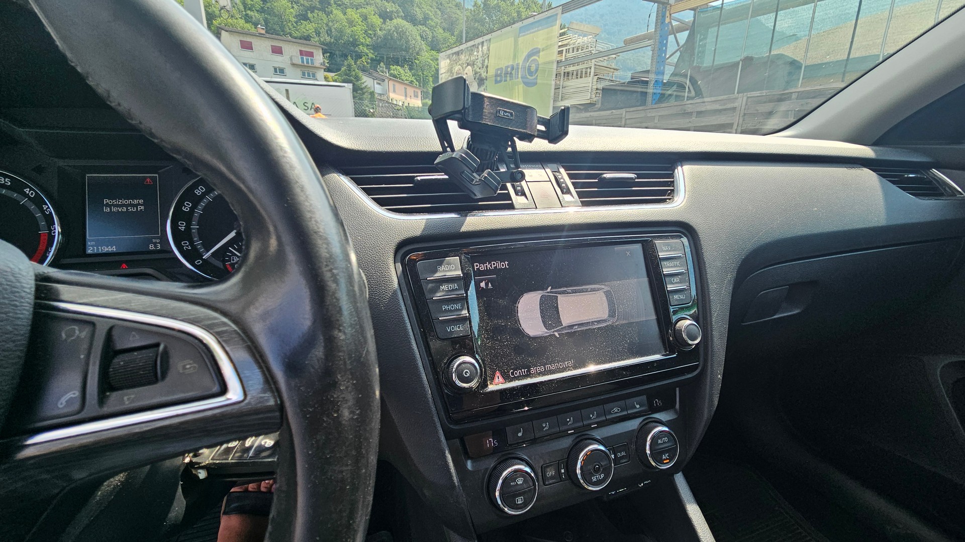 SKODA Octavia Combi 2.0 TDI Scout 4x4 DSG-image-8