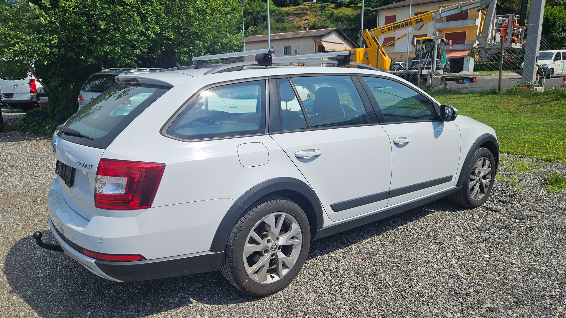 SKODA Octavia Combi 2.0 TDI Scout 4x4 DSG-image-2