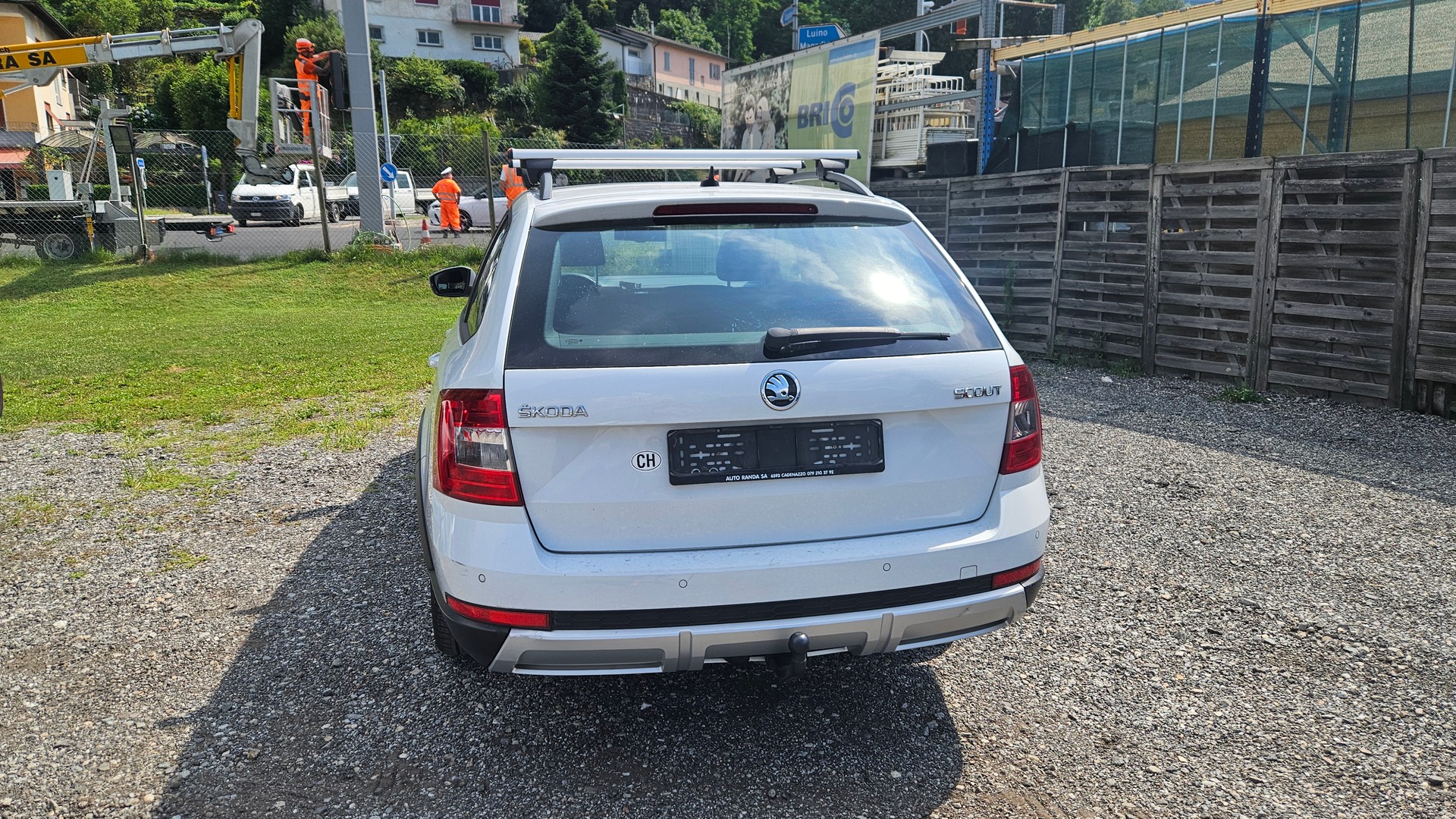 SKODA Octavia Combi 2.0 TDI Scout 4x4 DSG-image-3