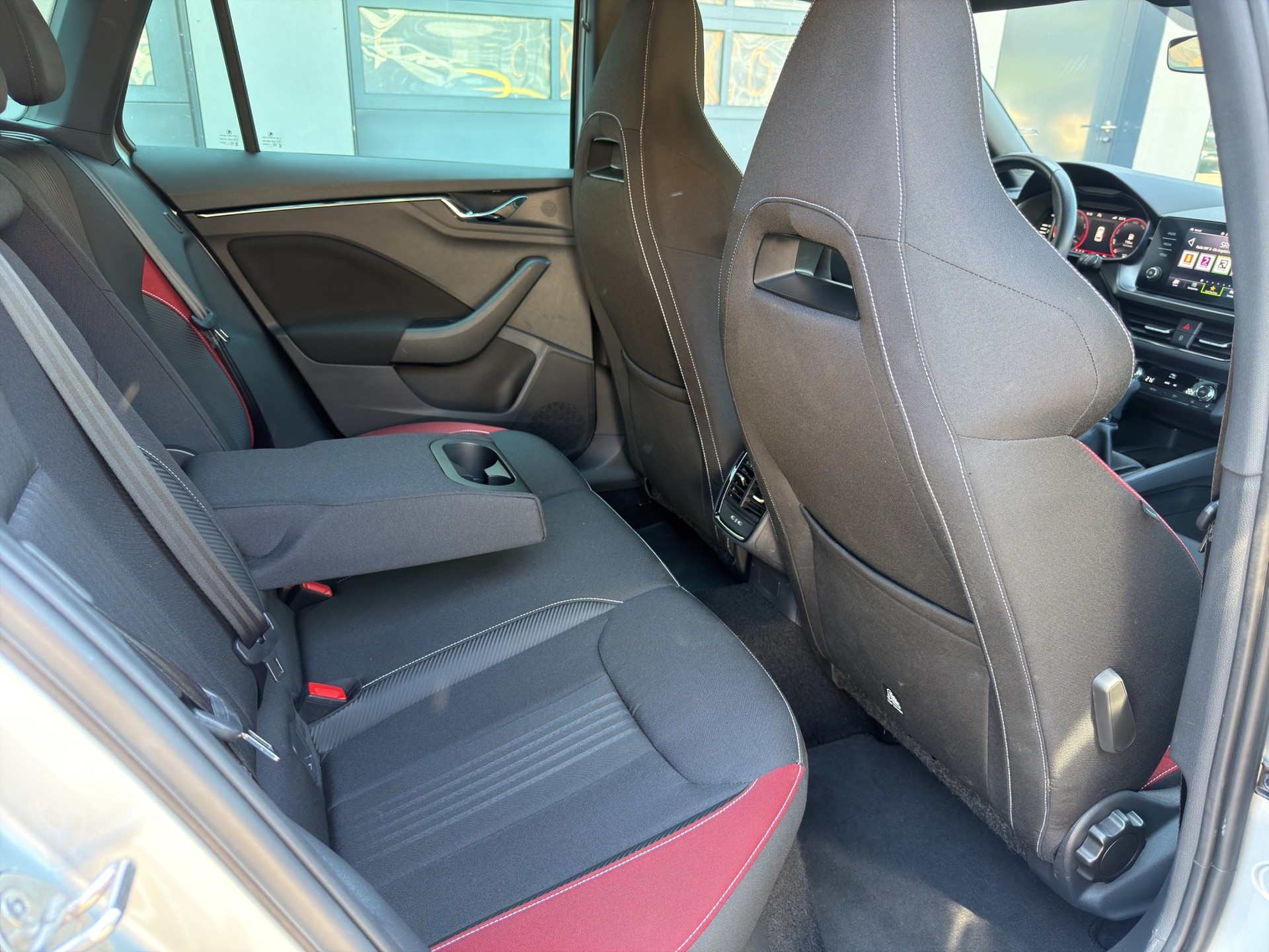 SKODA Kamiq 1.5 TSI Monte Carlo DSG-image-13