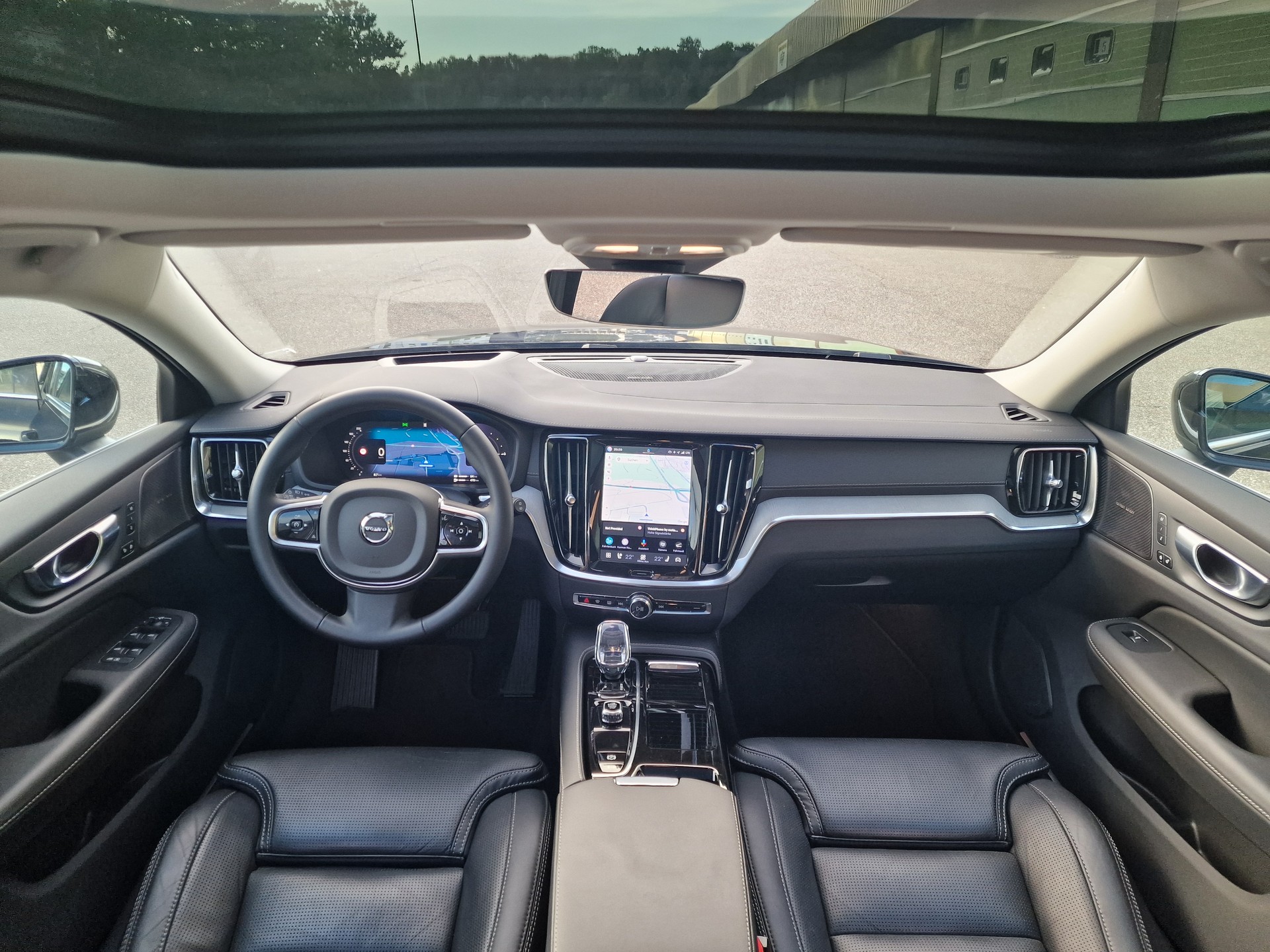 VOLVO V60 T6 eAWD Plug in Hybrid Ultra Bright Geartronic-image-12