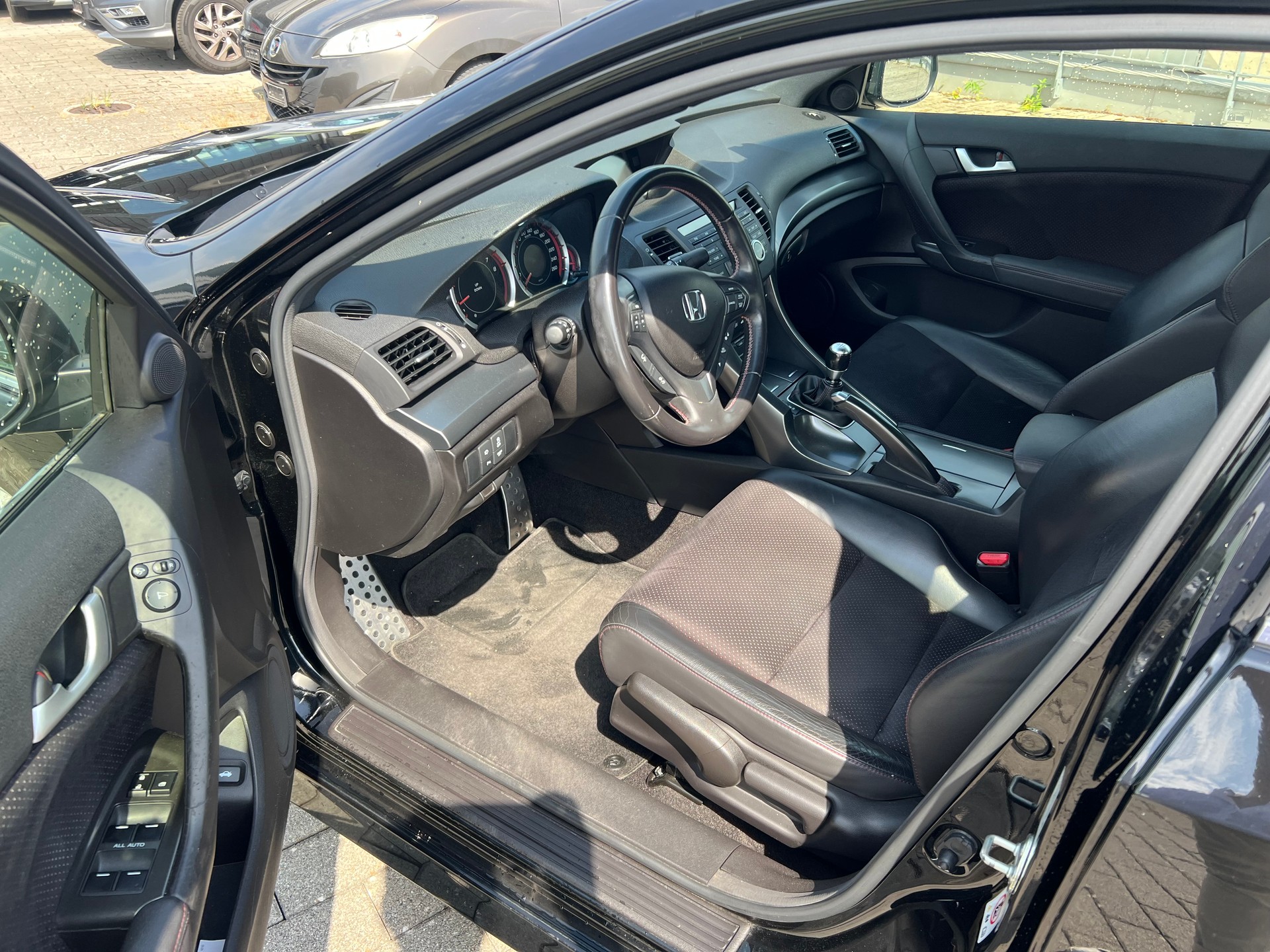 HONDA Accord 2.4i 16V Type-S Advanced Safety Edition A-image-9