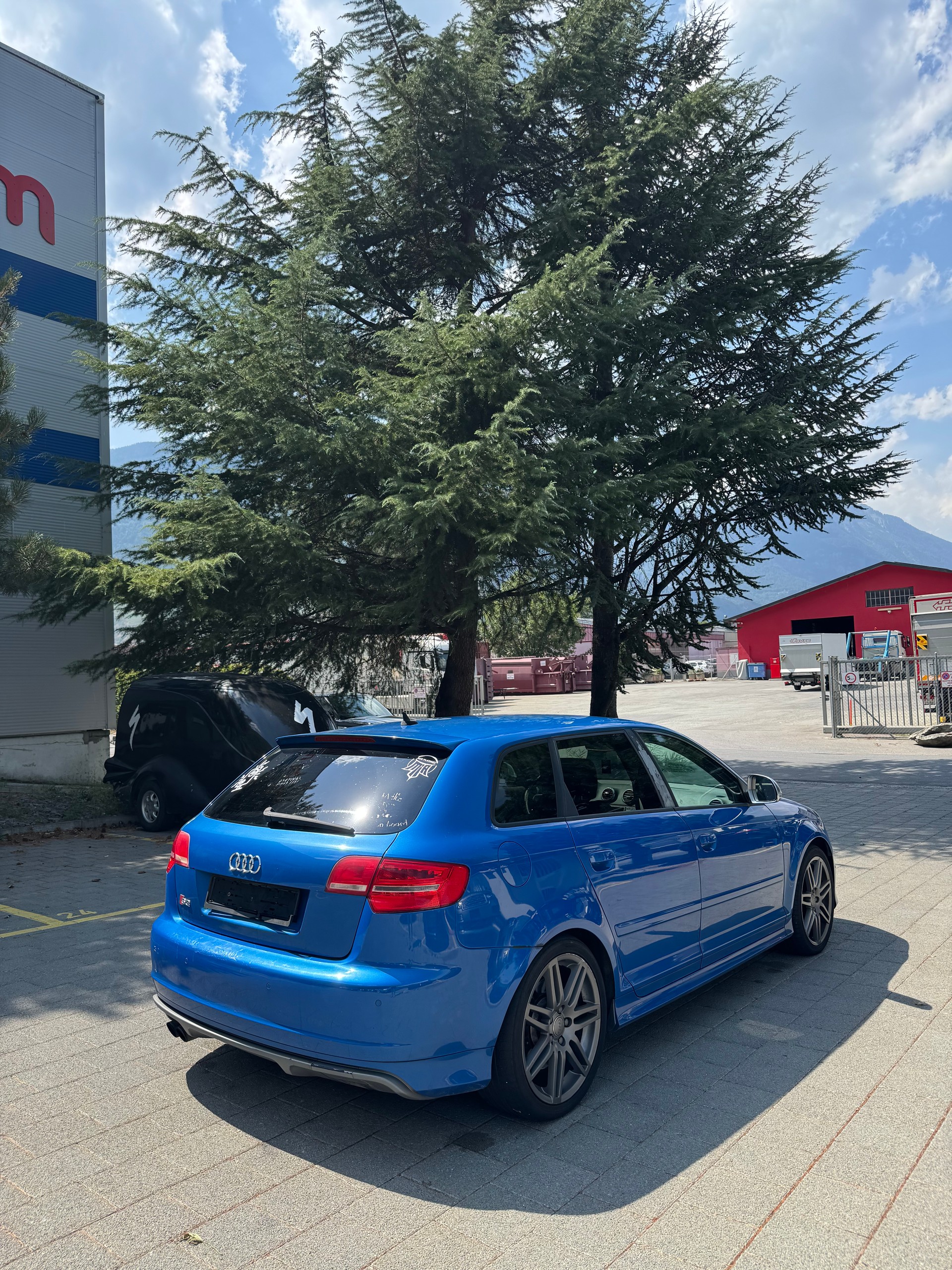 AUDI S3 2.0 TFSI quattro S-tronic-image-2