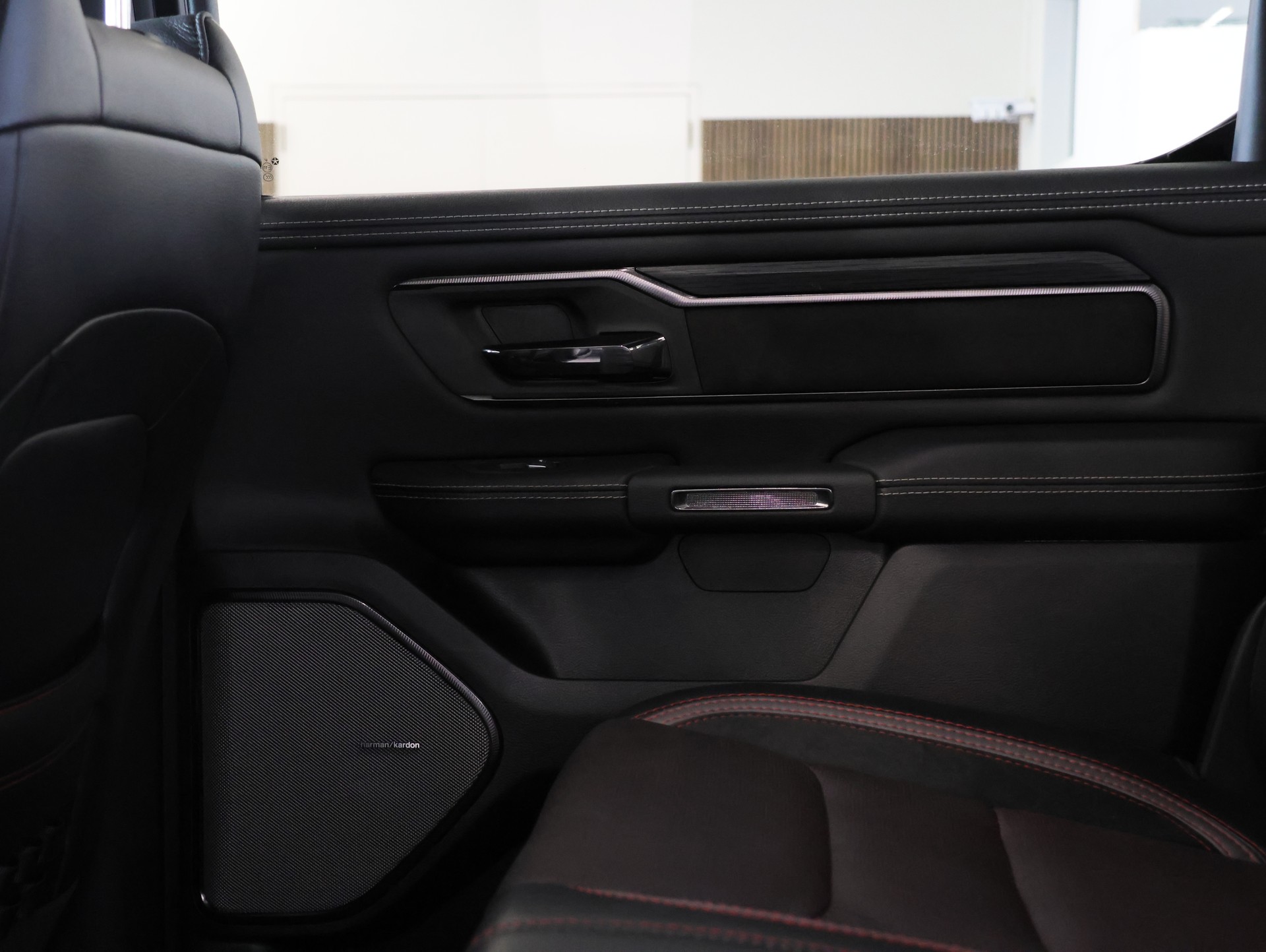 DODGE Dodge Ram 1500 *Panoramadach* *Harman Kardon* *360 Kamera*-image-33