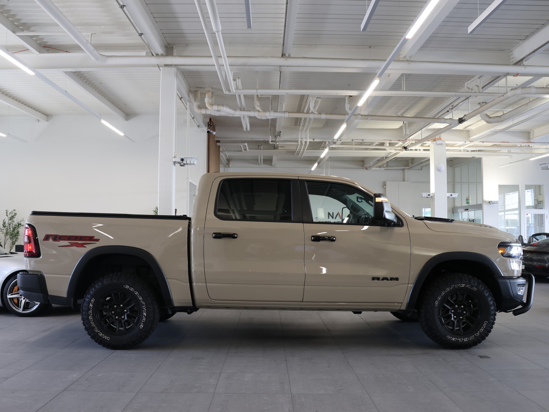 DODGE Dodge Ram 1500 *Panoramadach* *Harman Kardon* *360 Kamera*-image-6