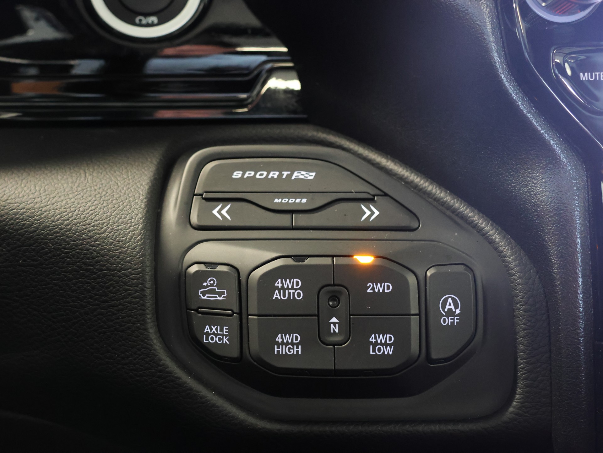 DODGE Dodge Ram 1500 *Panoramadach* *Harman Kardon* *360 Kamera*-image-21