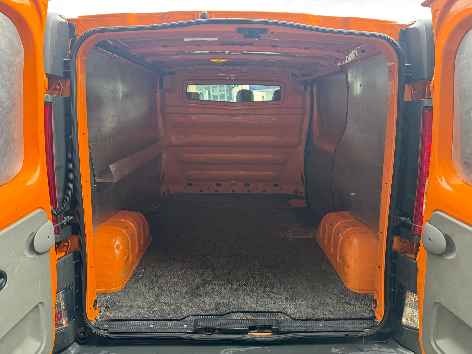 OPEL Vivaro 2.0 CDTI 2.7t L1H1-image-8