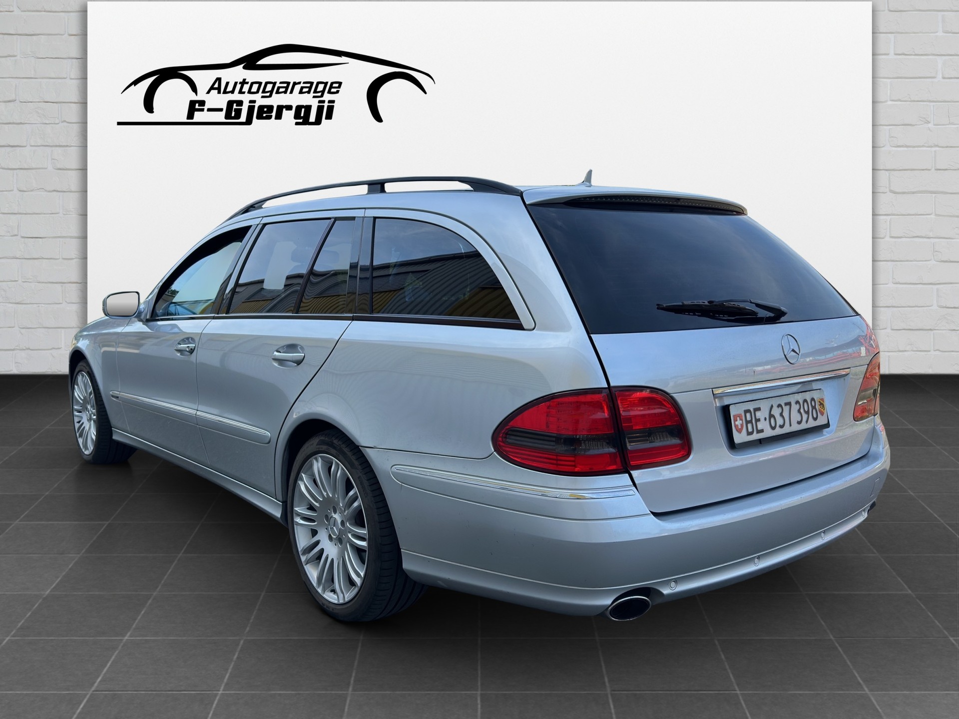 MERCEDES-BENZ E 320 CDI Avantgarde 4Matic Automatic-showroom-element-3