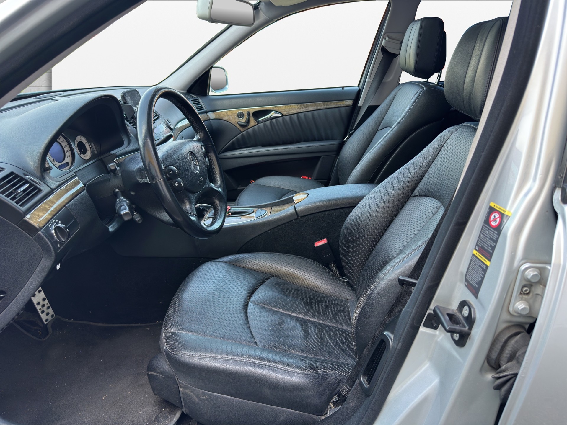 MERCEDES-BENZ E 320 CDI Avantgarde 4Matic Automatic-image-9