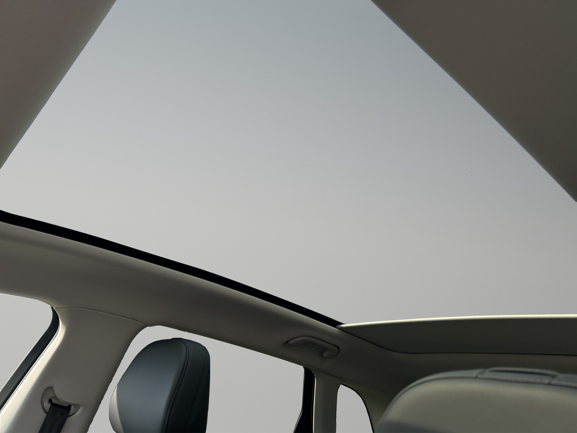 LEAPMOTOR C10 EV AWD-image-10