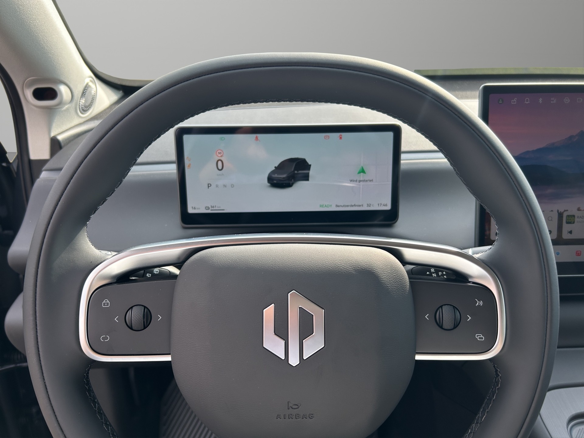 LEAPMOTOR C10 EV AWD-image-5