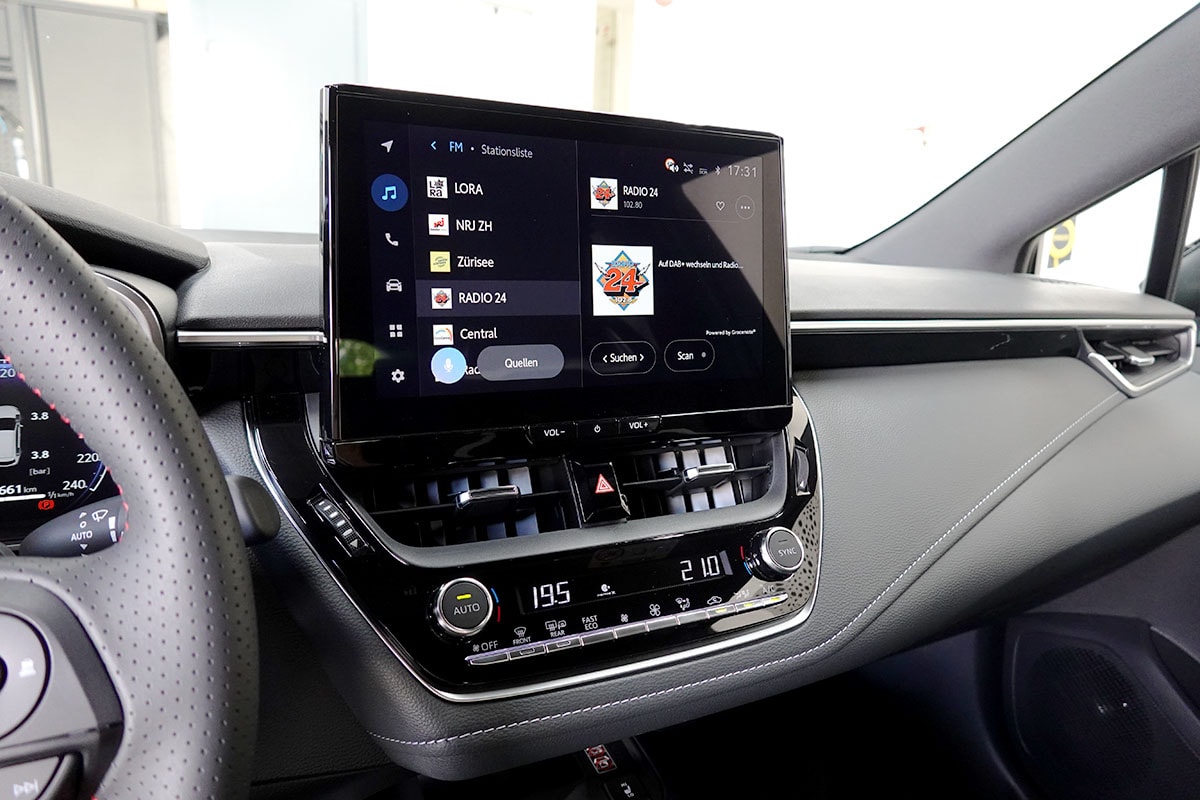 TOYOTA Corolla Touring Sports 2.0 HSD GR Sport e-CVT-image-10
