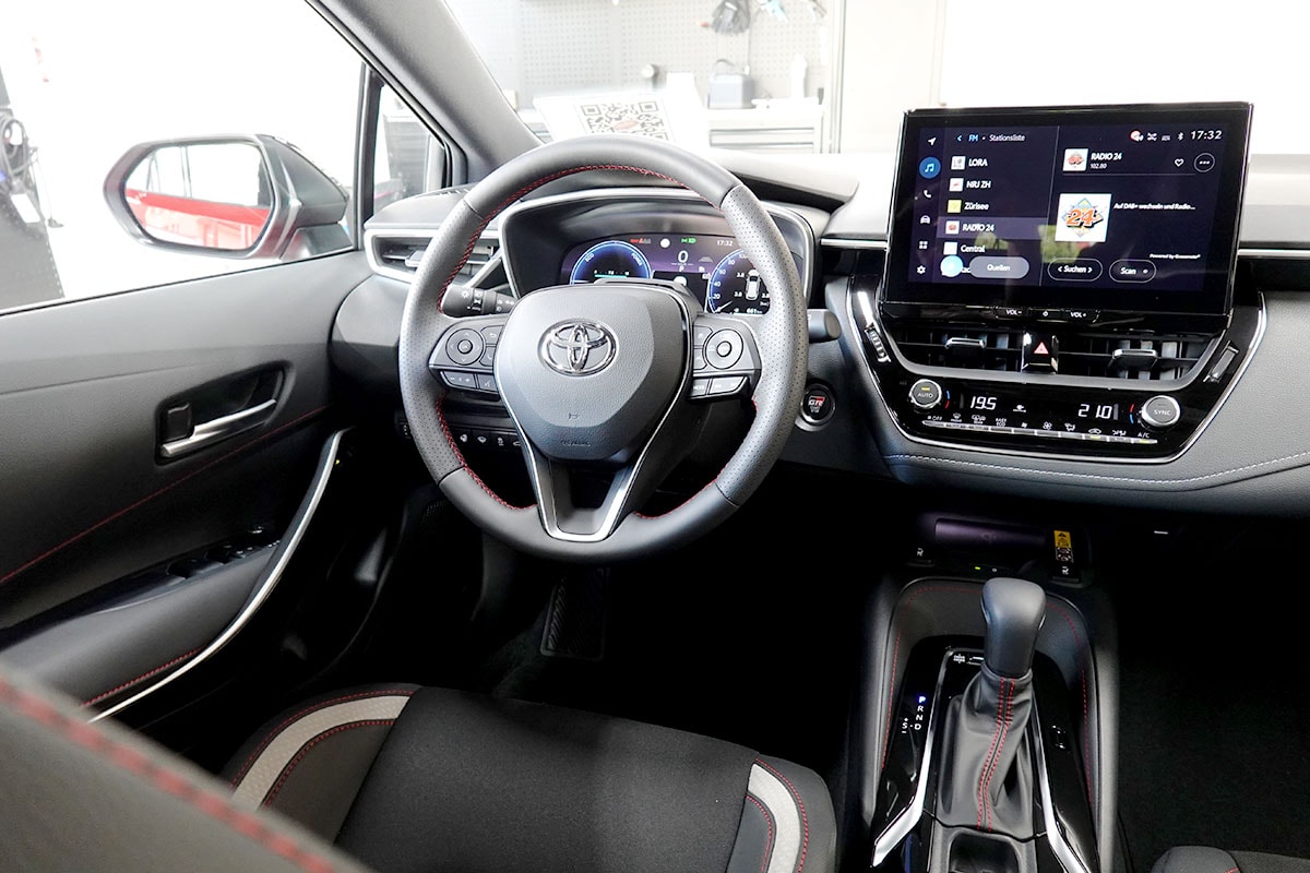 TOYOTA Corolla Touring Sports 2.0 HSD GR Sport e-CVT-image-7