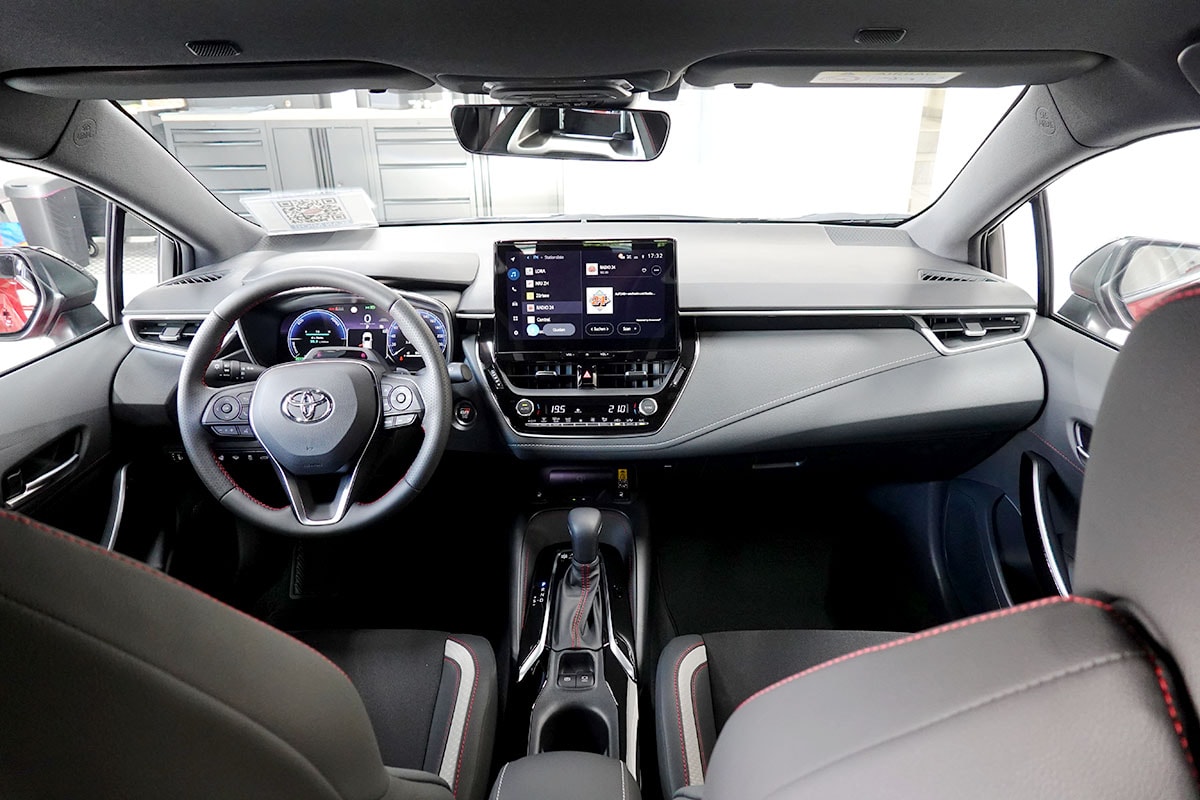 TOYOTA Corolla Touring Sports 2.0 HSD GR Sport e-CVT-image-8
