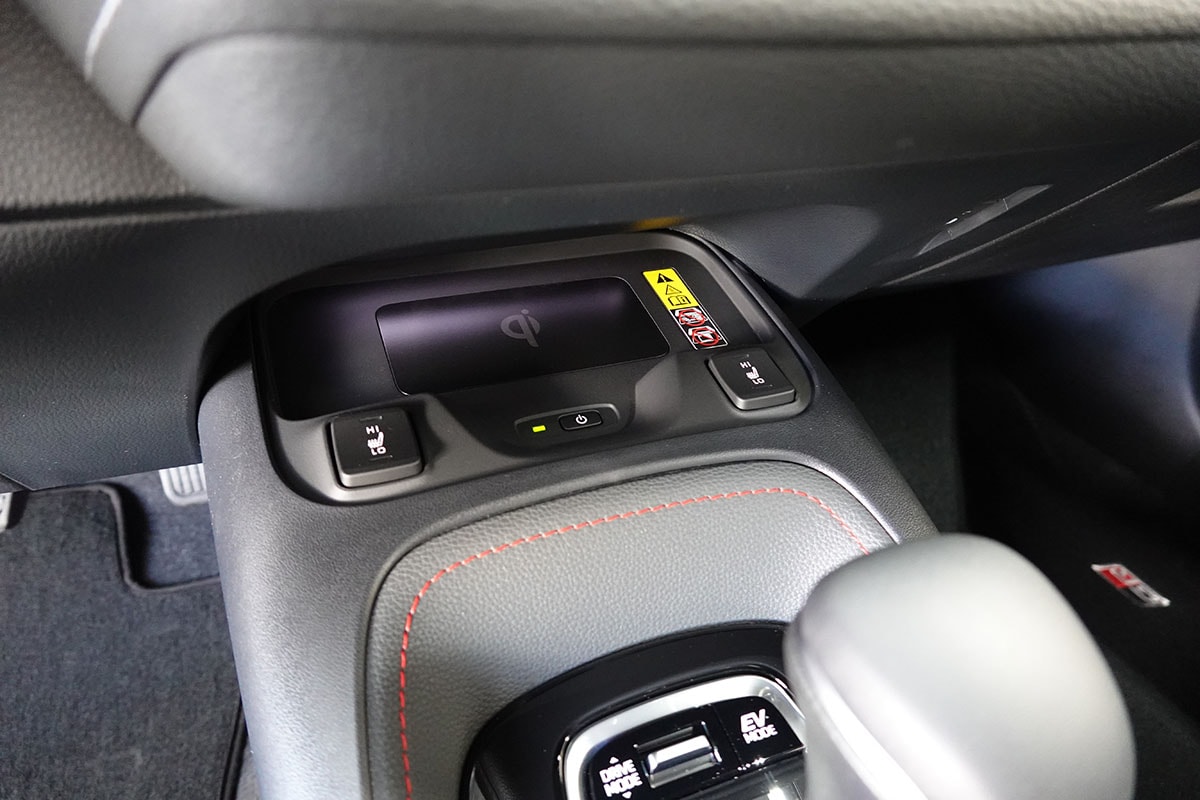 TOYOTA Corolla Touring Sports 2.0 HSD GR Sport e-CVT-image-17