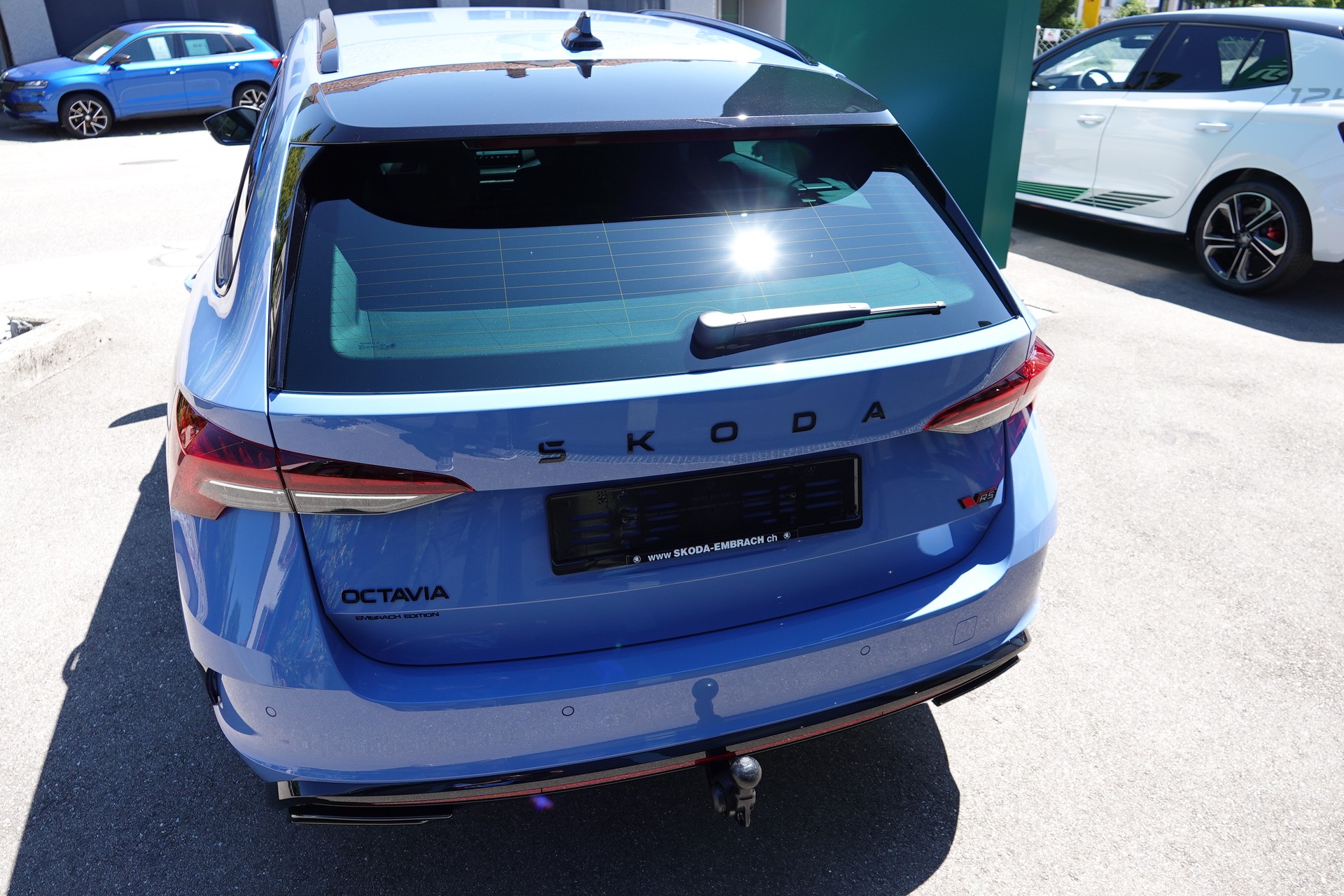 SKODA Octavia Combi 2.0 TSI RS 30 Years Edition DSG-image-9