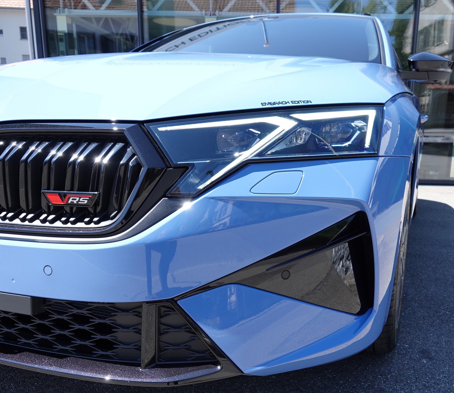 SKODA Octavia Combi 2.0 TSI RS 30 Years Edition DSG-image-2